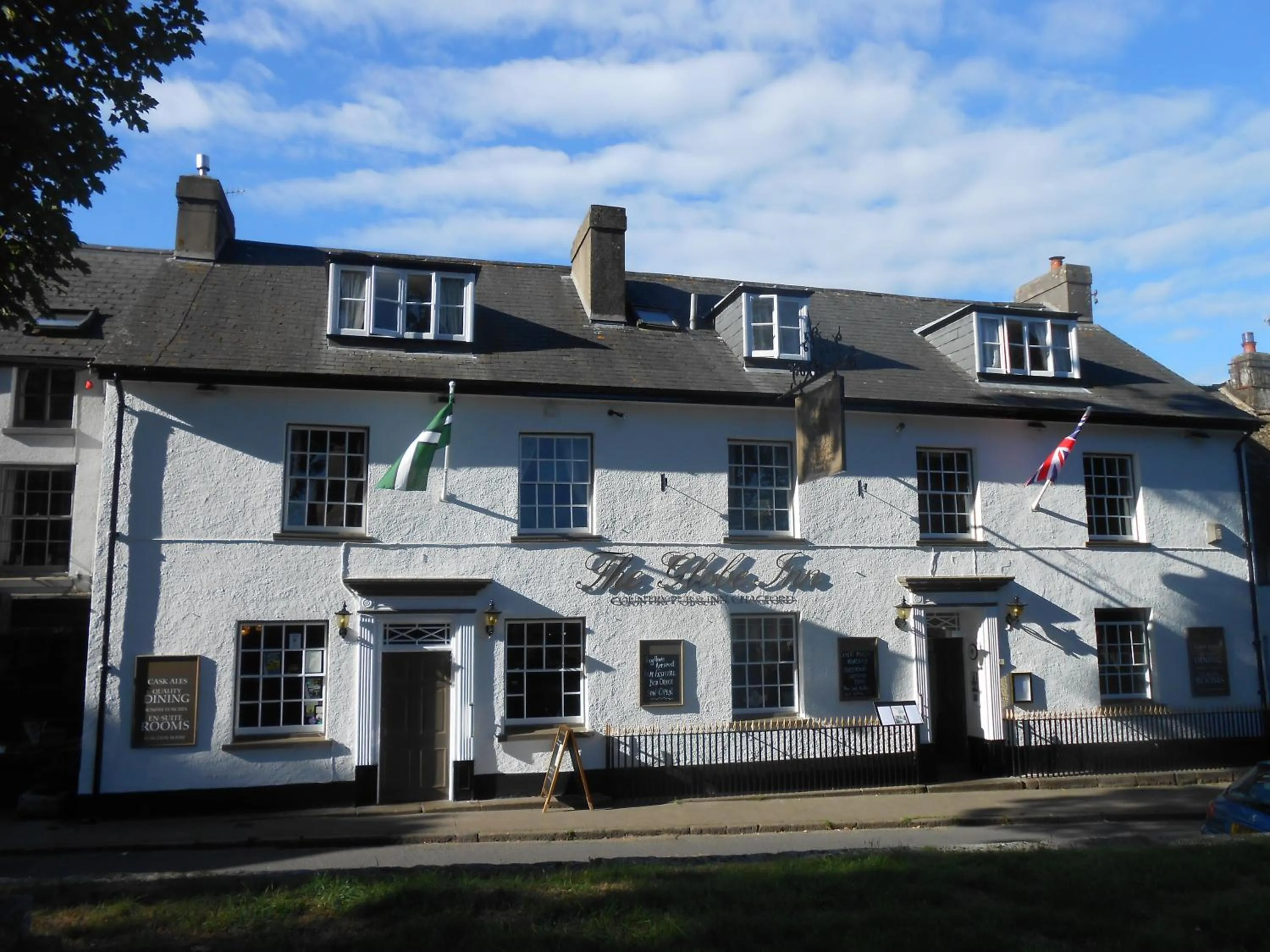 Facade/entrance in The Globe Inn