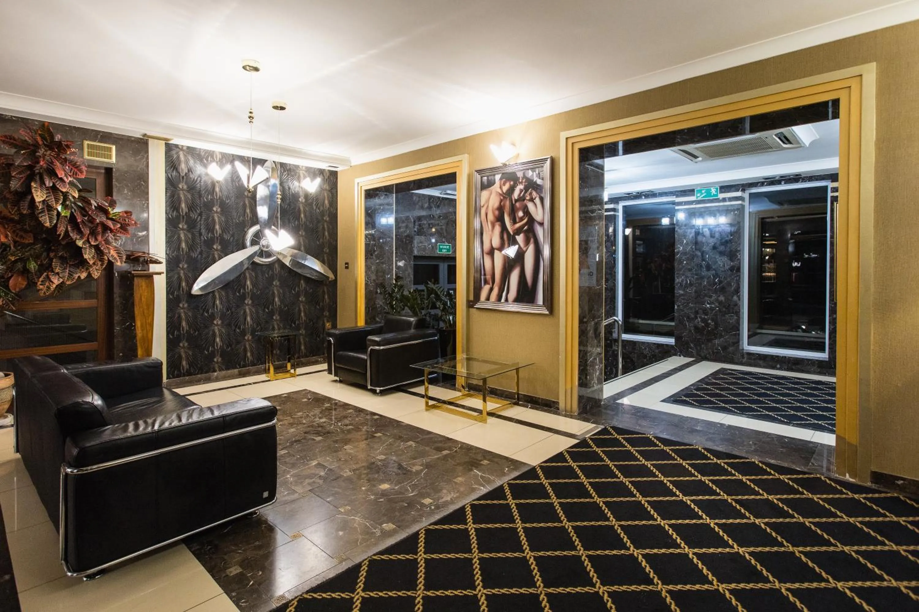 Lobby or reception in Hotel Iskierka Business & Spa