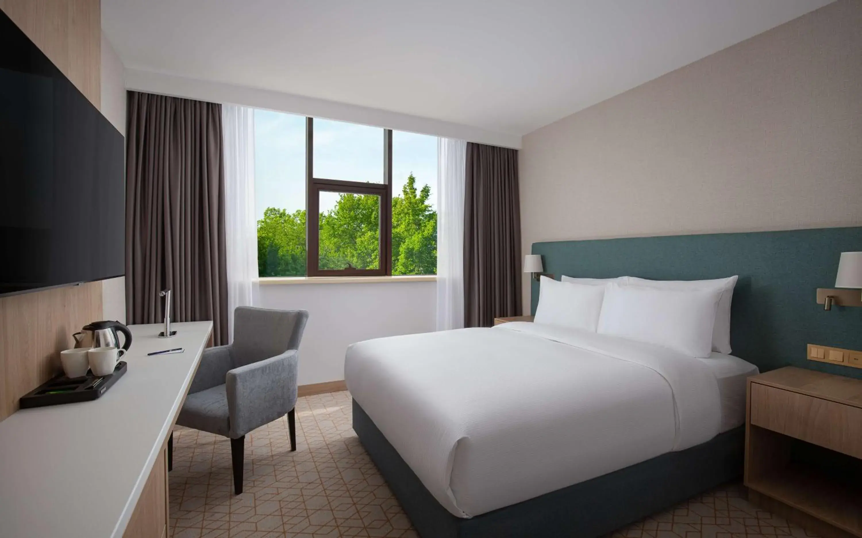 Deluxe Queen Room in DoubleTree by Hilton Shymkent Deluxe Queen Room in DoubleTree by Hilton Shymkent