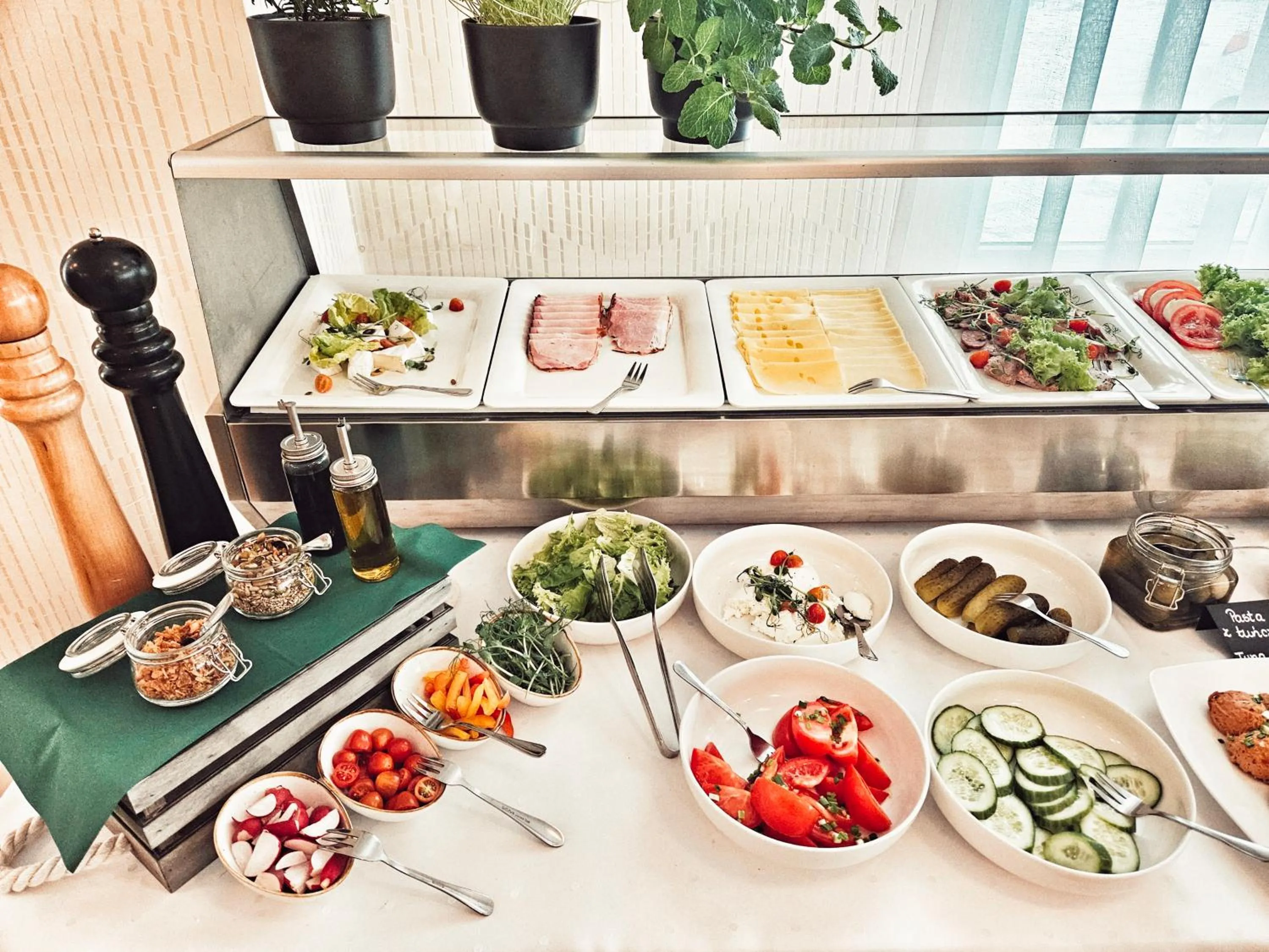 Breakfast, Food in Hotel Max