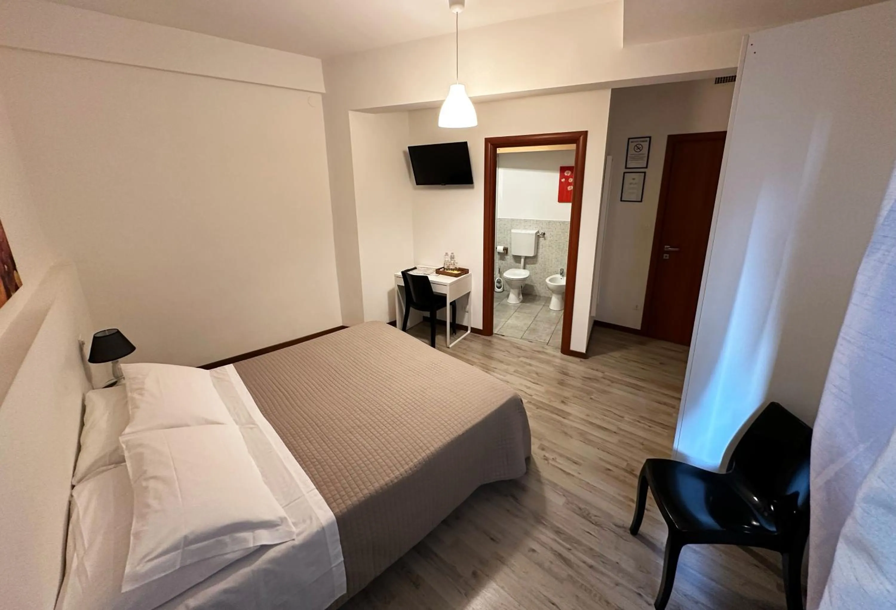 Photo of the whole room, Bed in B&B Alla Casa di Lucia