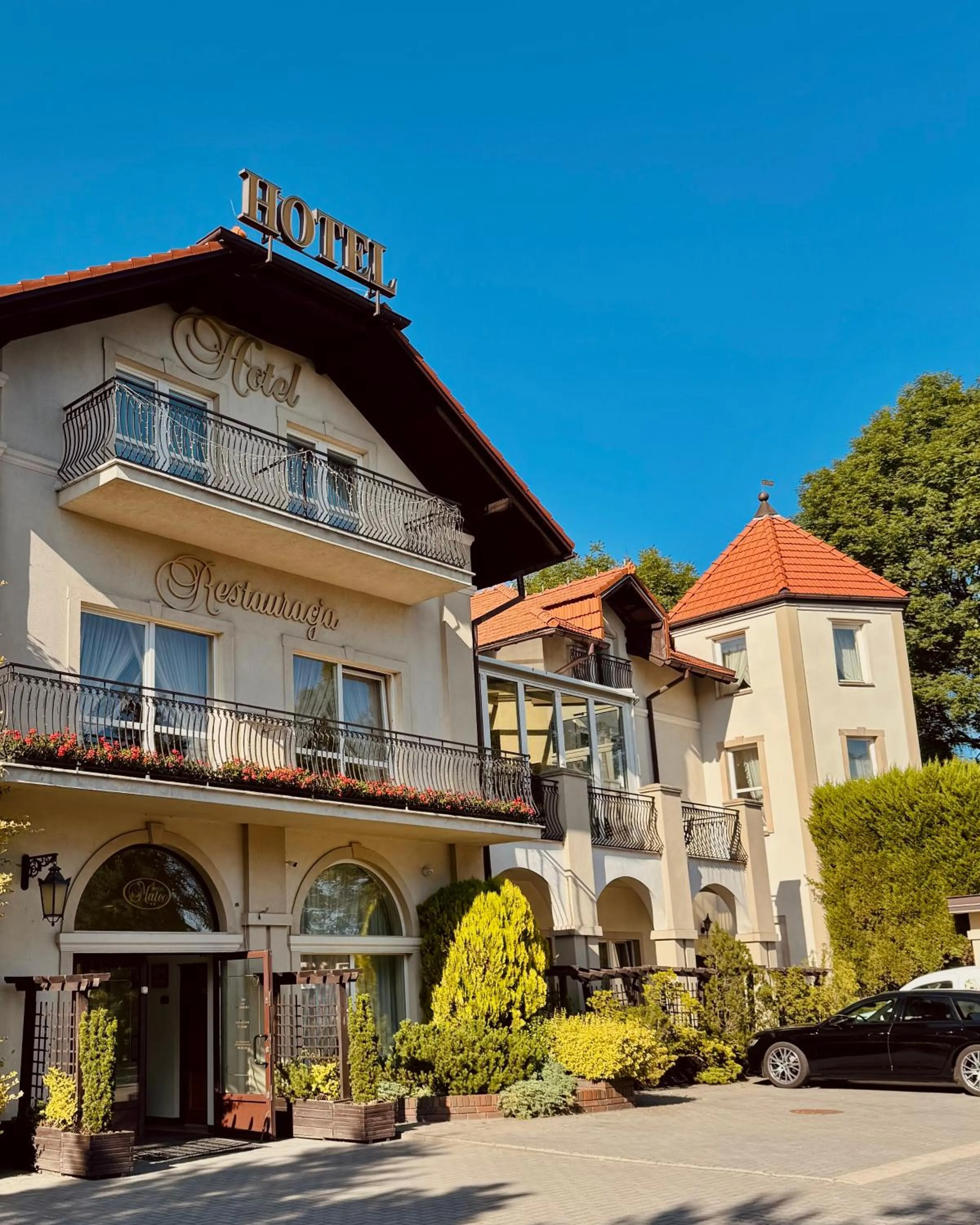 Property building in Hotel Mateo