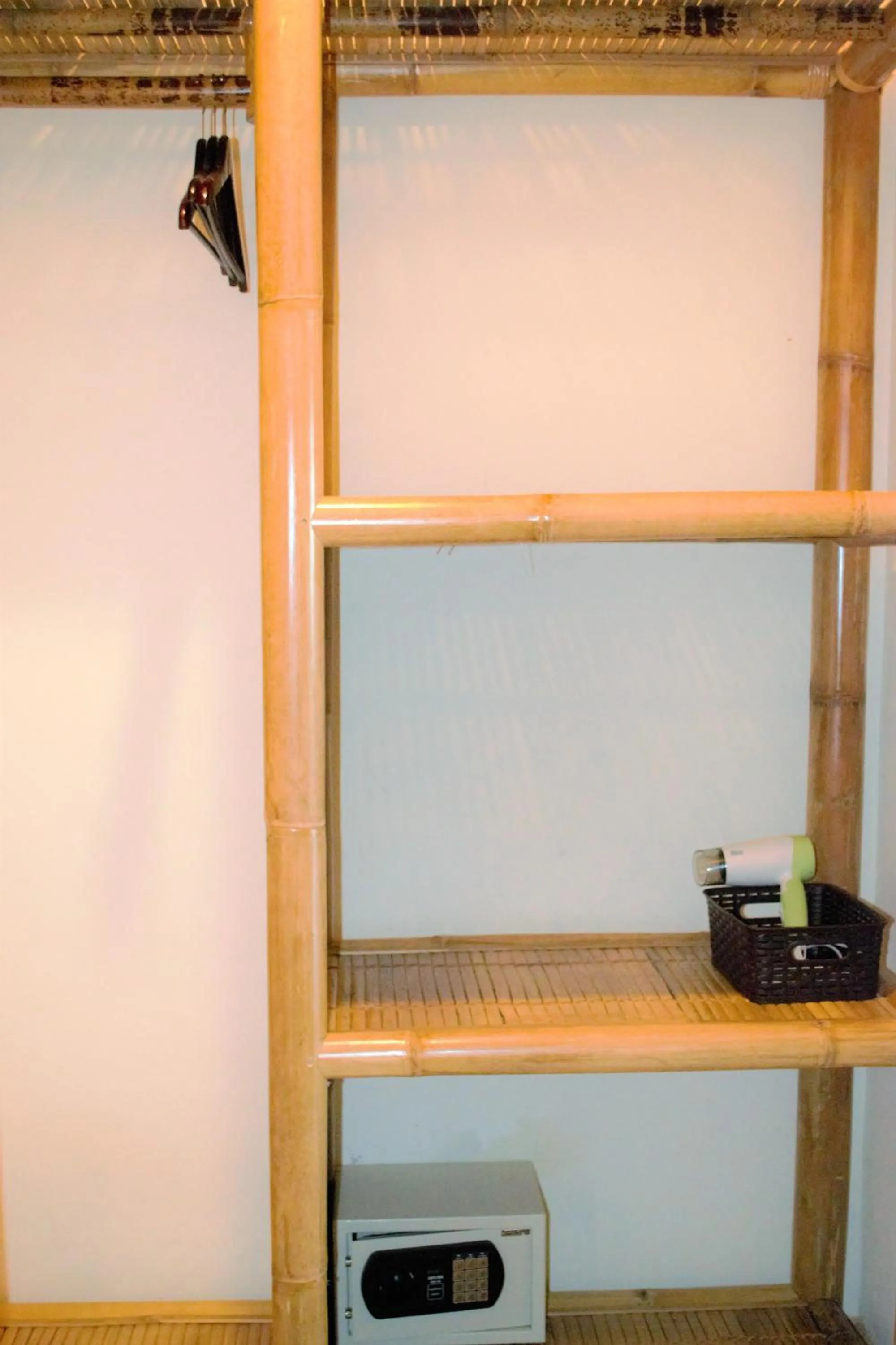 Day in Alden Beach House