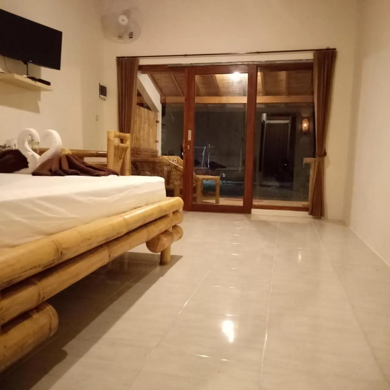 Bed in Alden Beach House