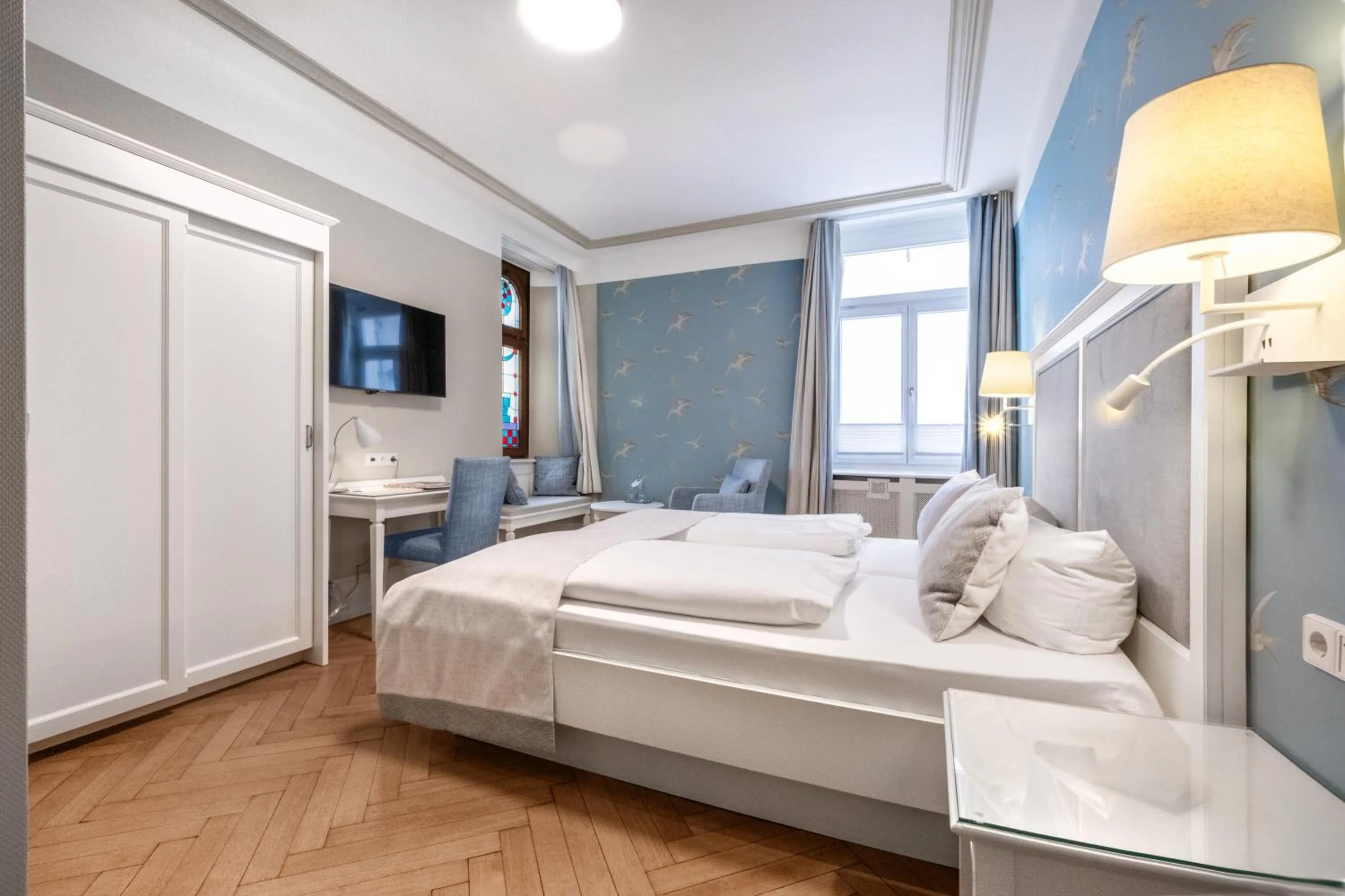 Photo of the whole room, Bed in Romantik Hotel Barbarossa