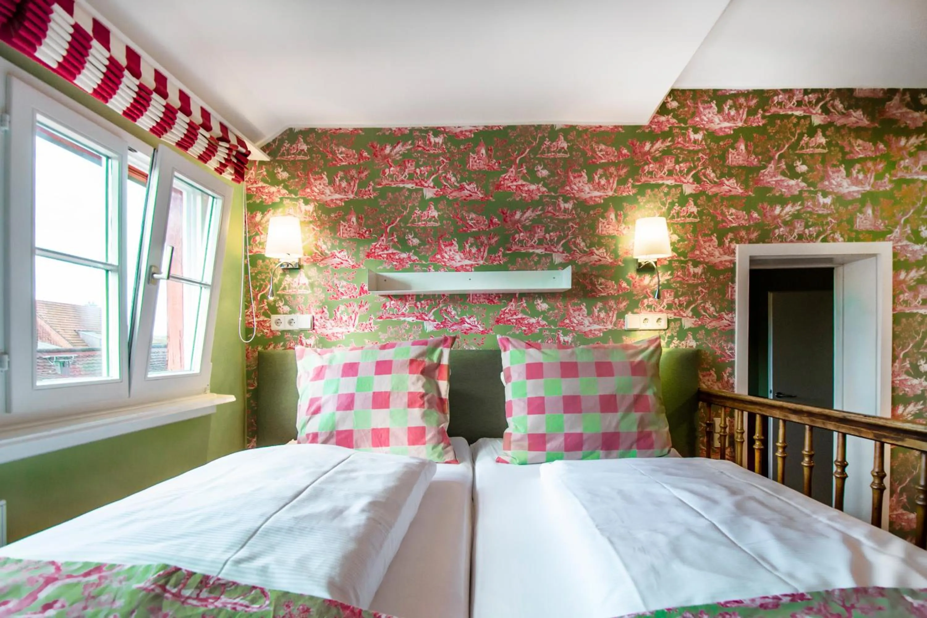 Bedroom, Bed in Romantik Hotel Barbarossa