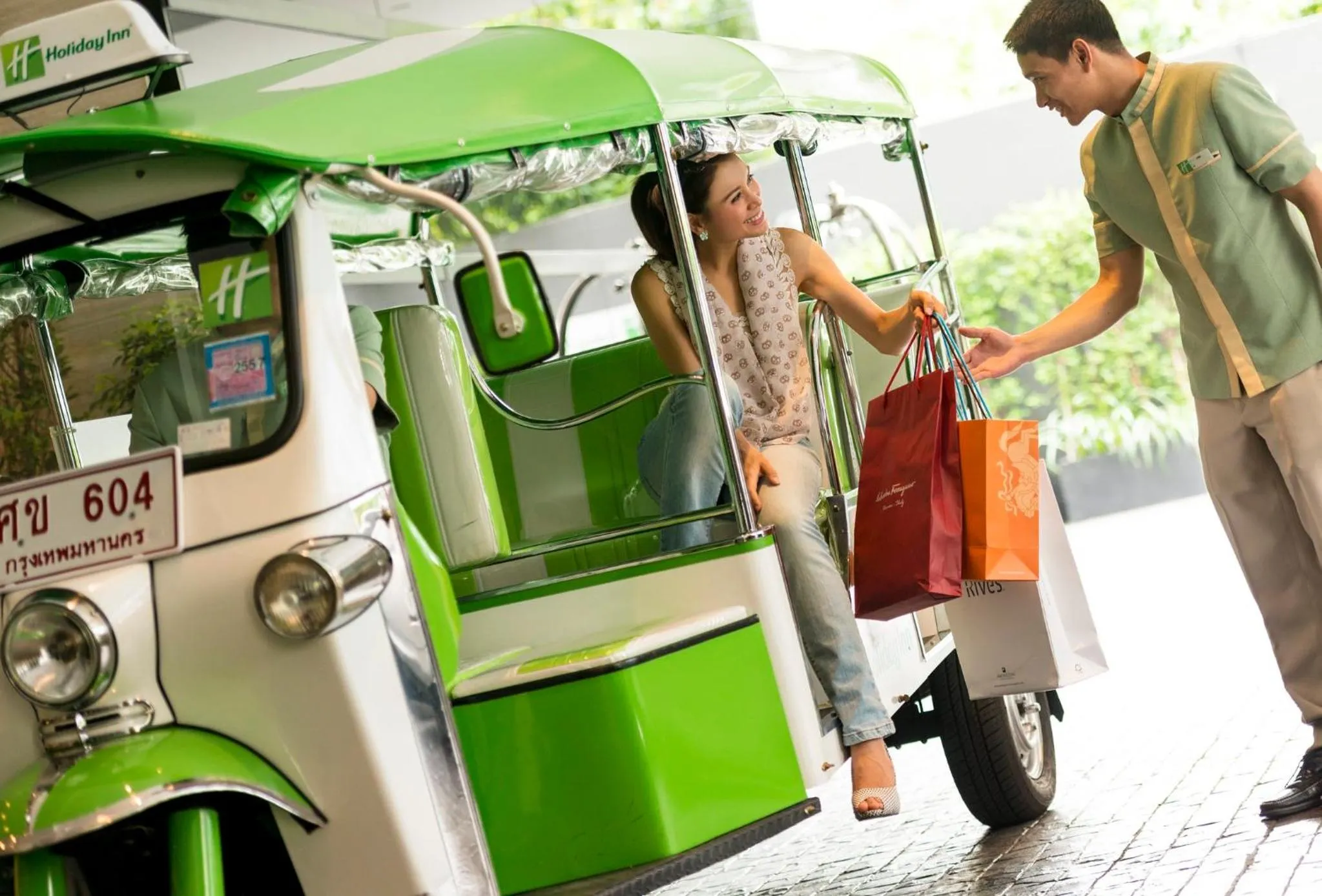 Lobby or reception in Holiday Inn Bangkok Sukhumvit by IHG