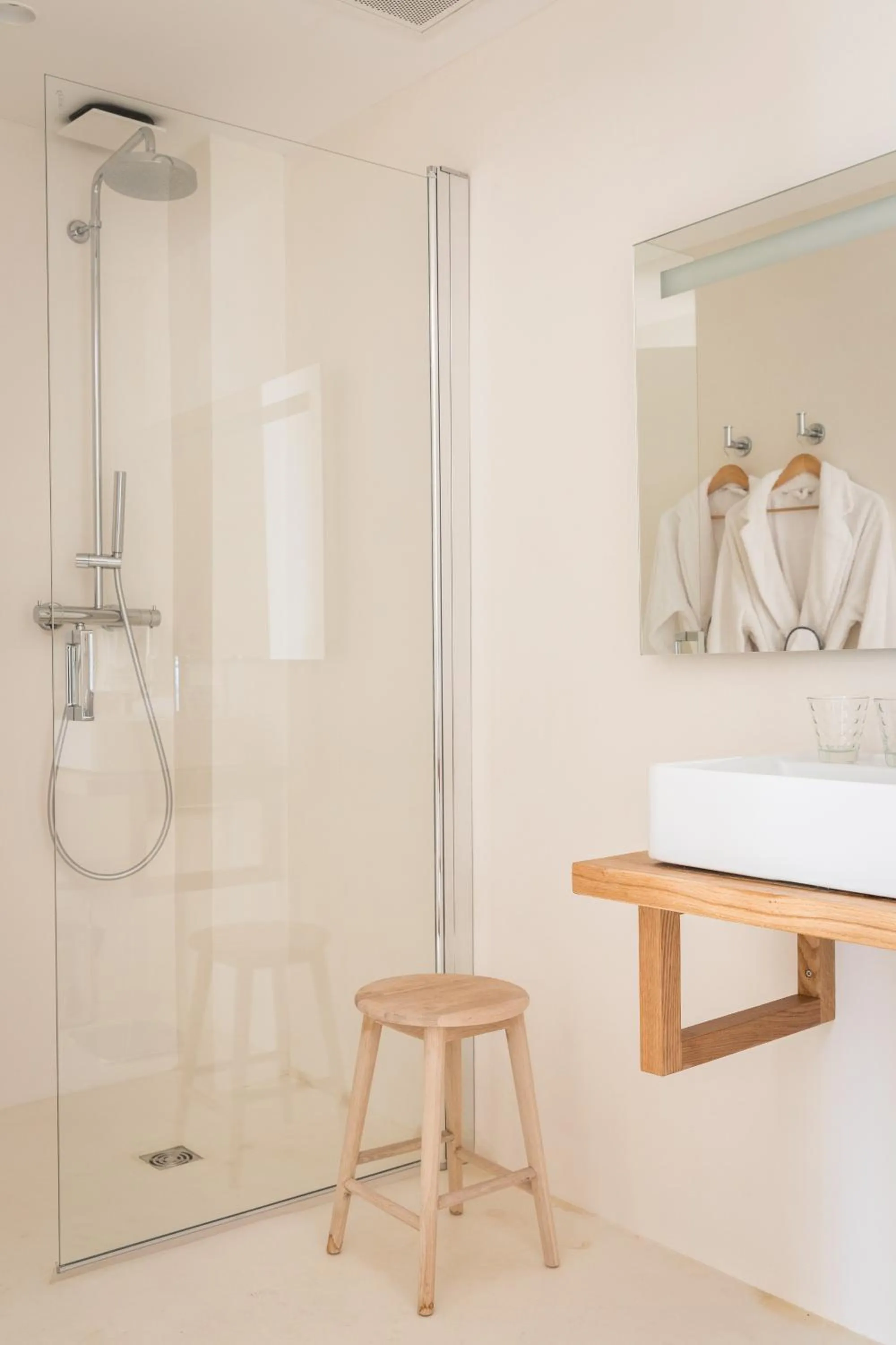 Bathroom in Hôtel Les Hortensias du Lac