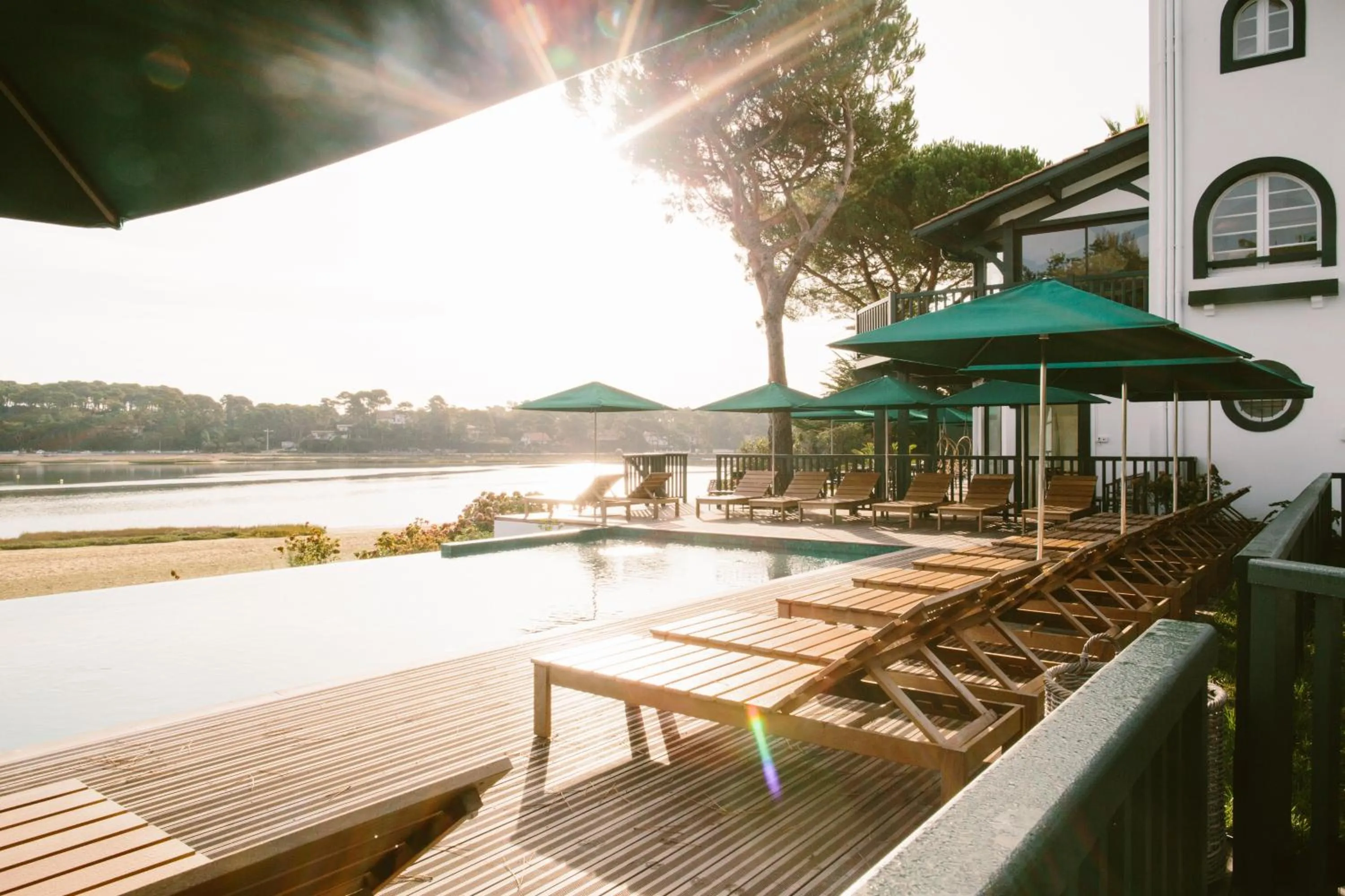 Lake view in Hôtel Les Hortensias du Lac