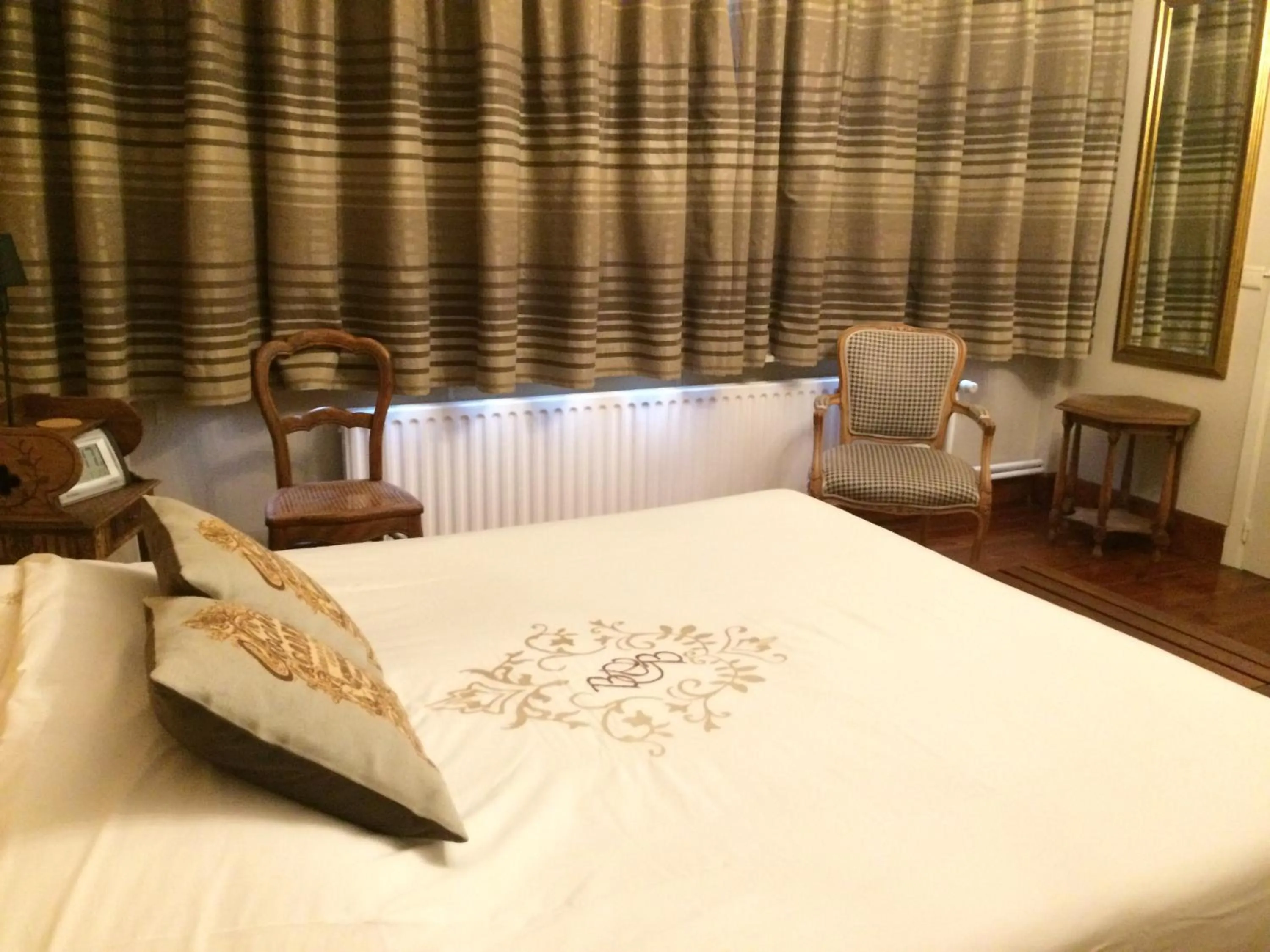 Photo of the whole room, Bed in B&B Chambre Chocolat