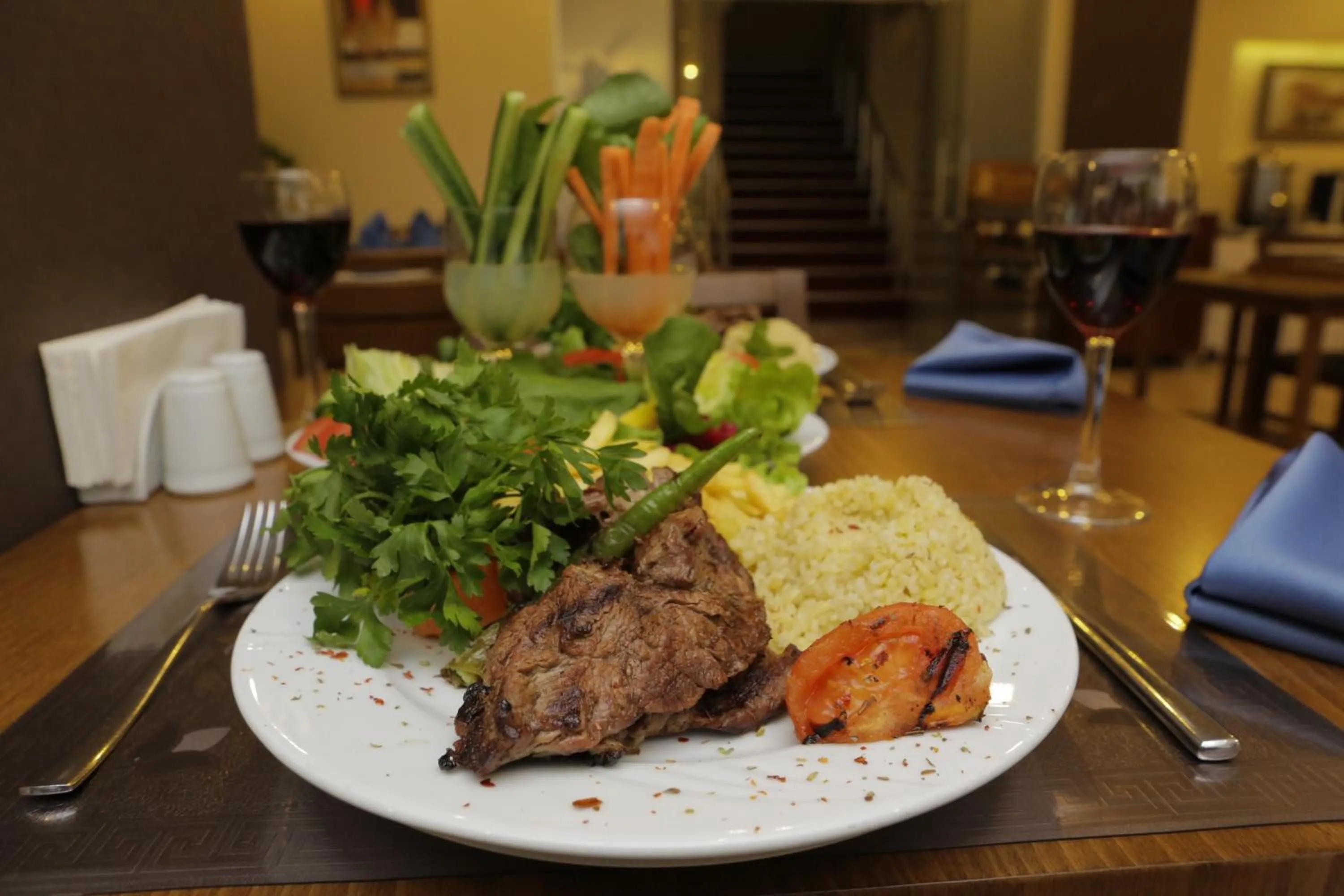 Restaurant/places to eat in Sahil Hotel Pendik