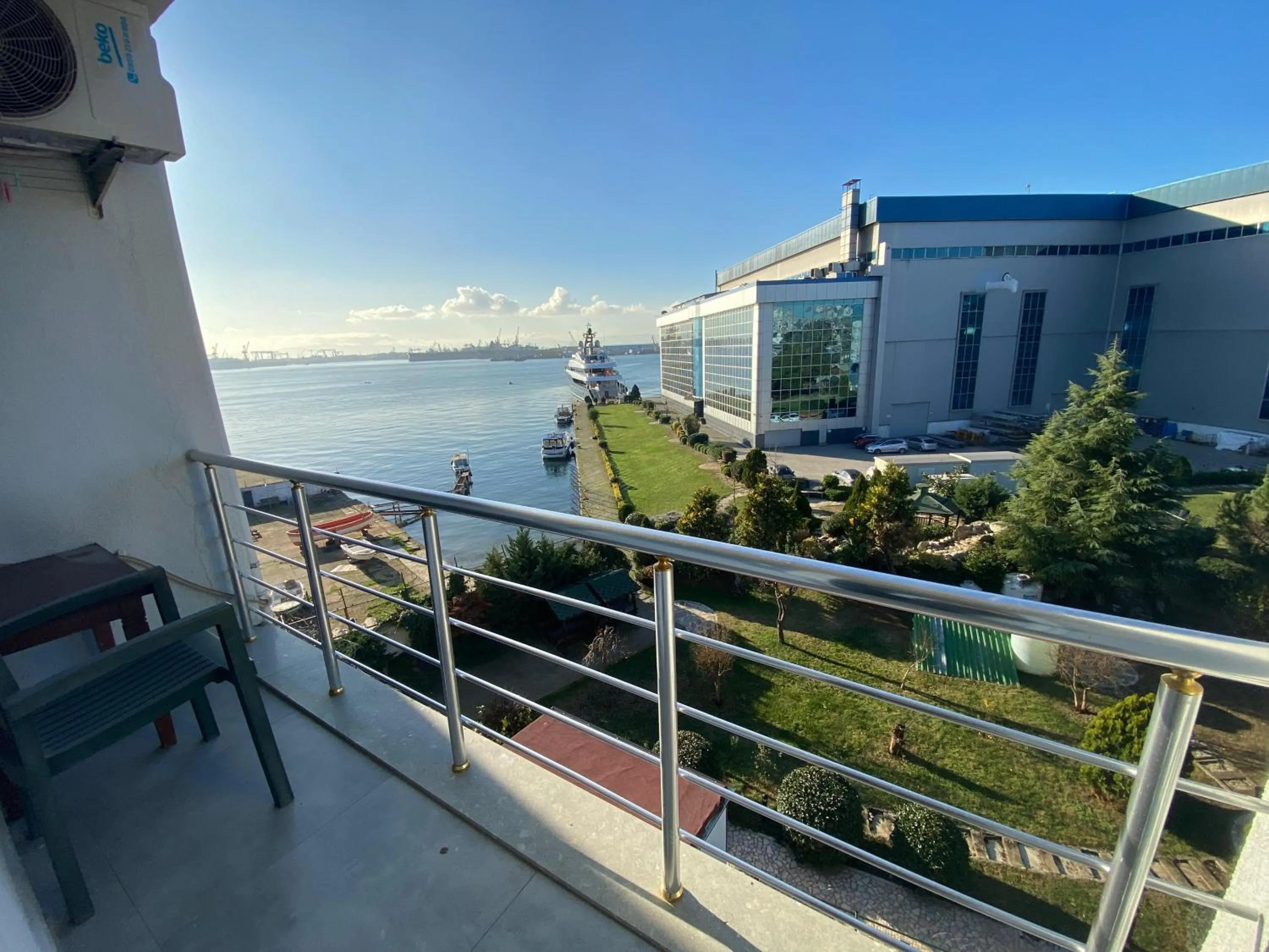 Deluxe Double or Twin Room with Sea View in Sahil Hotel Pendik