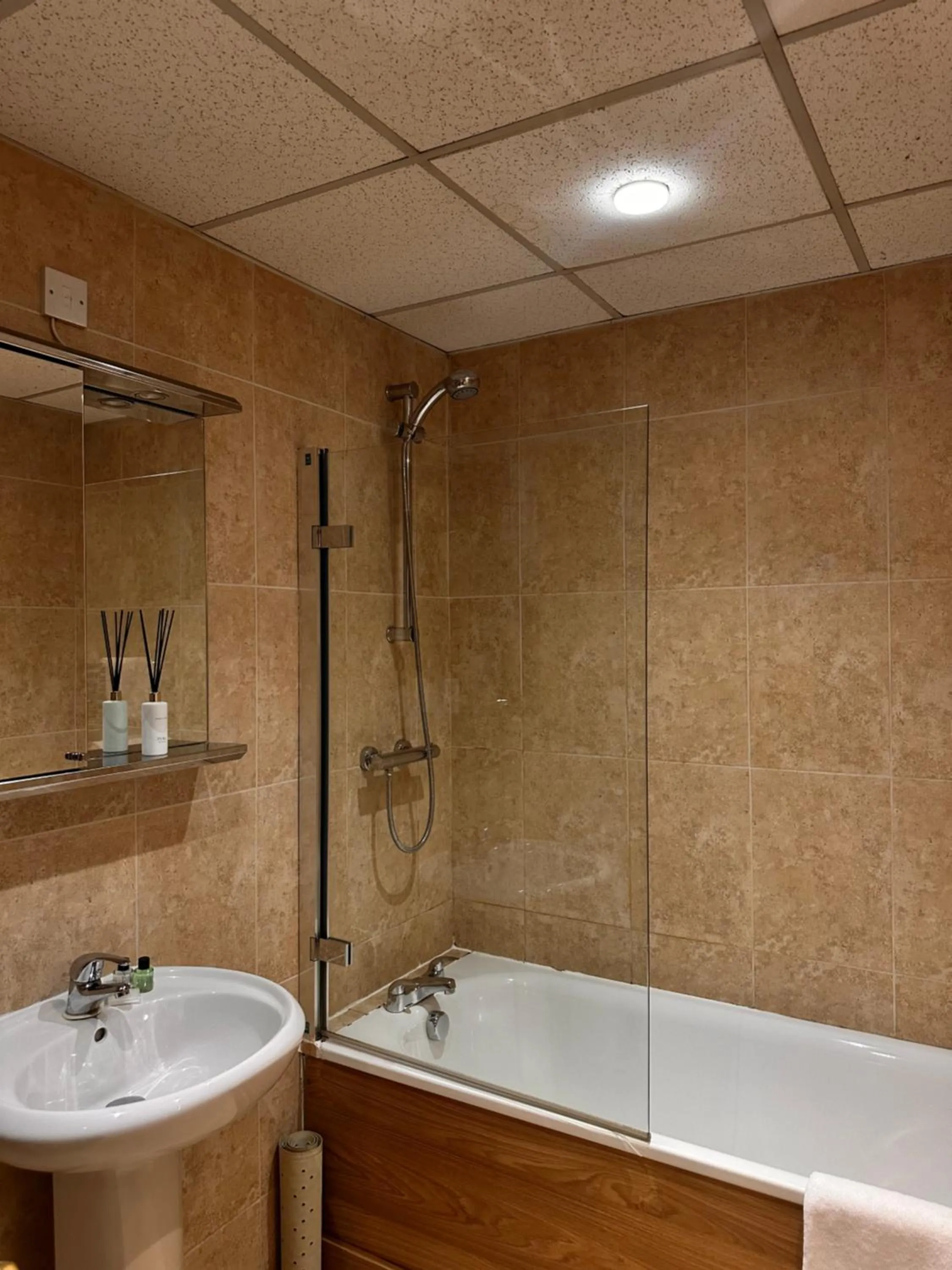 Shower in The Bridge