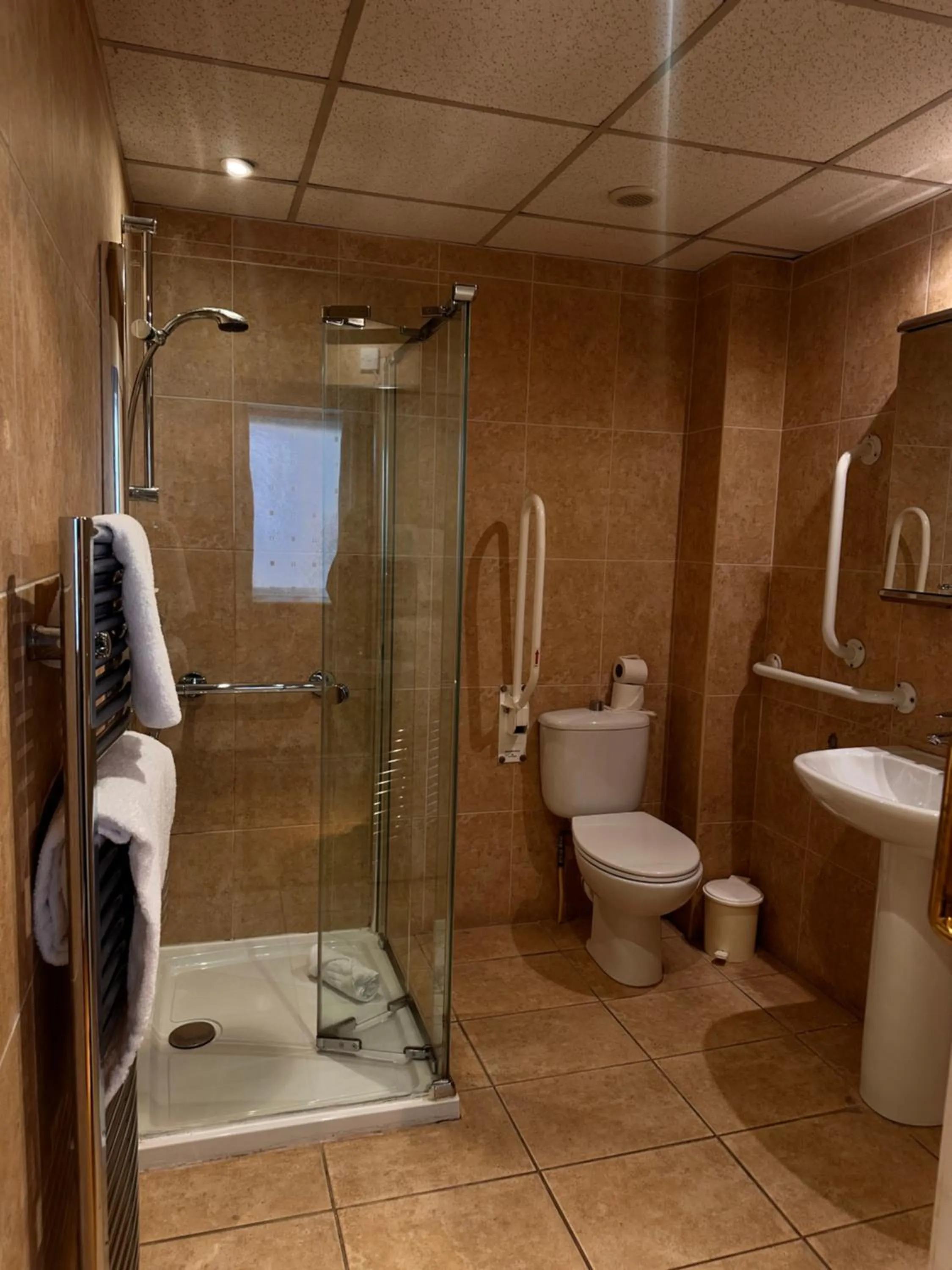 Shower in The Bridge