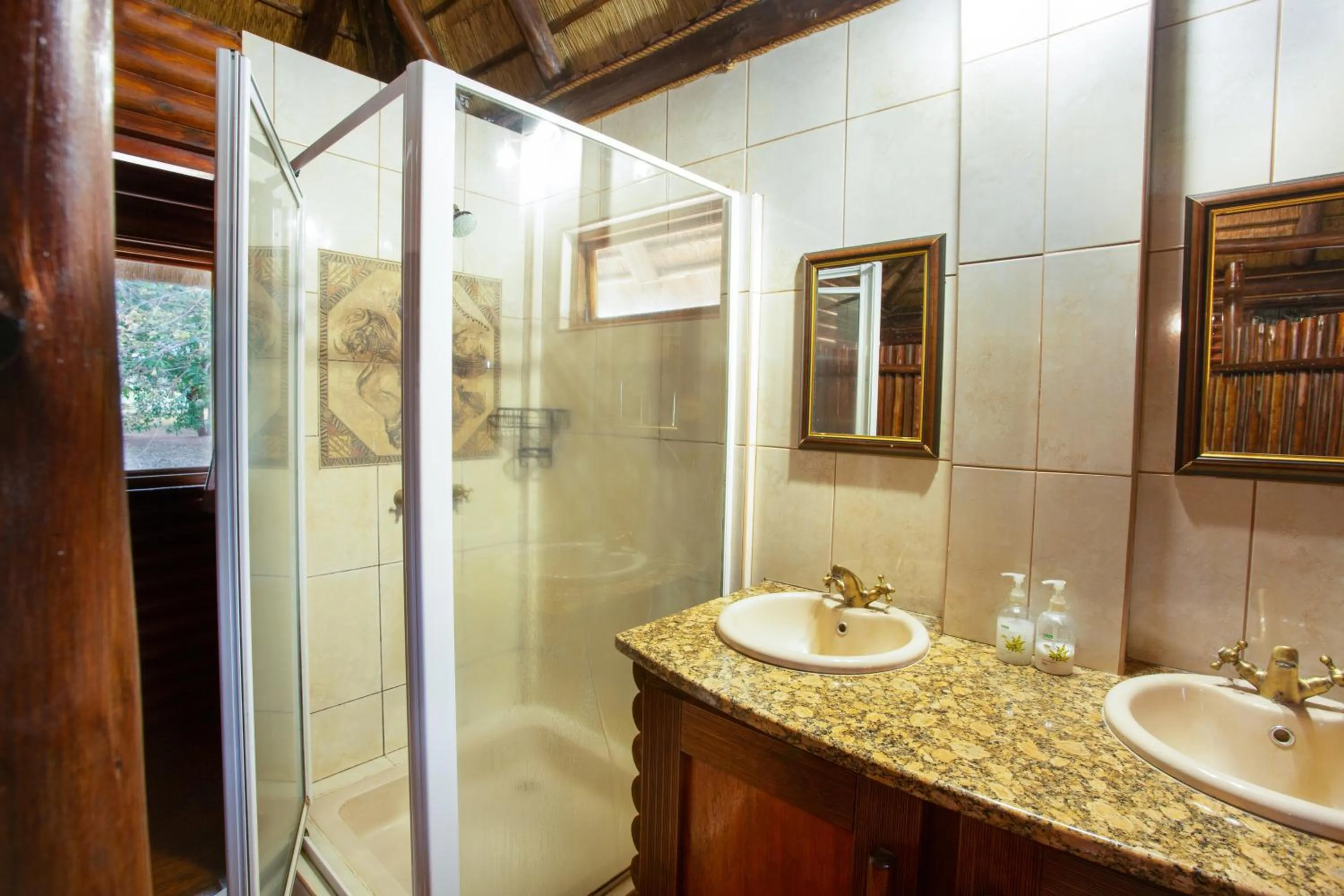 Bathroom in Elephant Walk Retreat