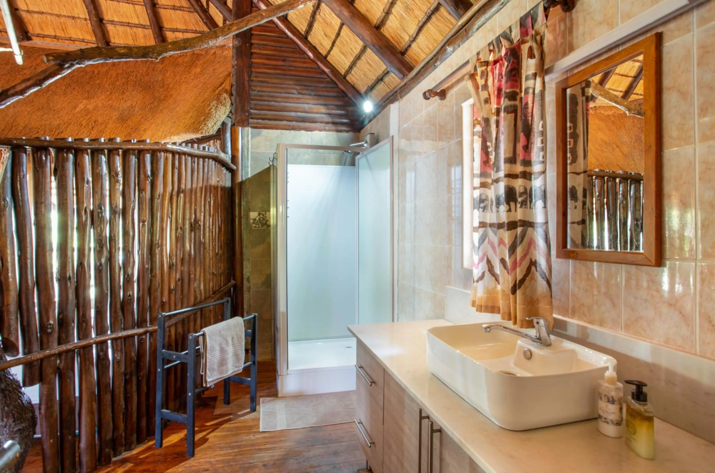 Bathroom in Elephant Walk Retreat