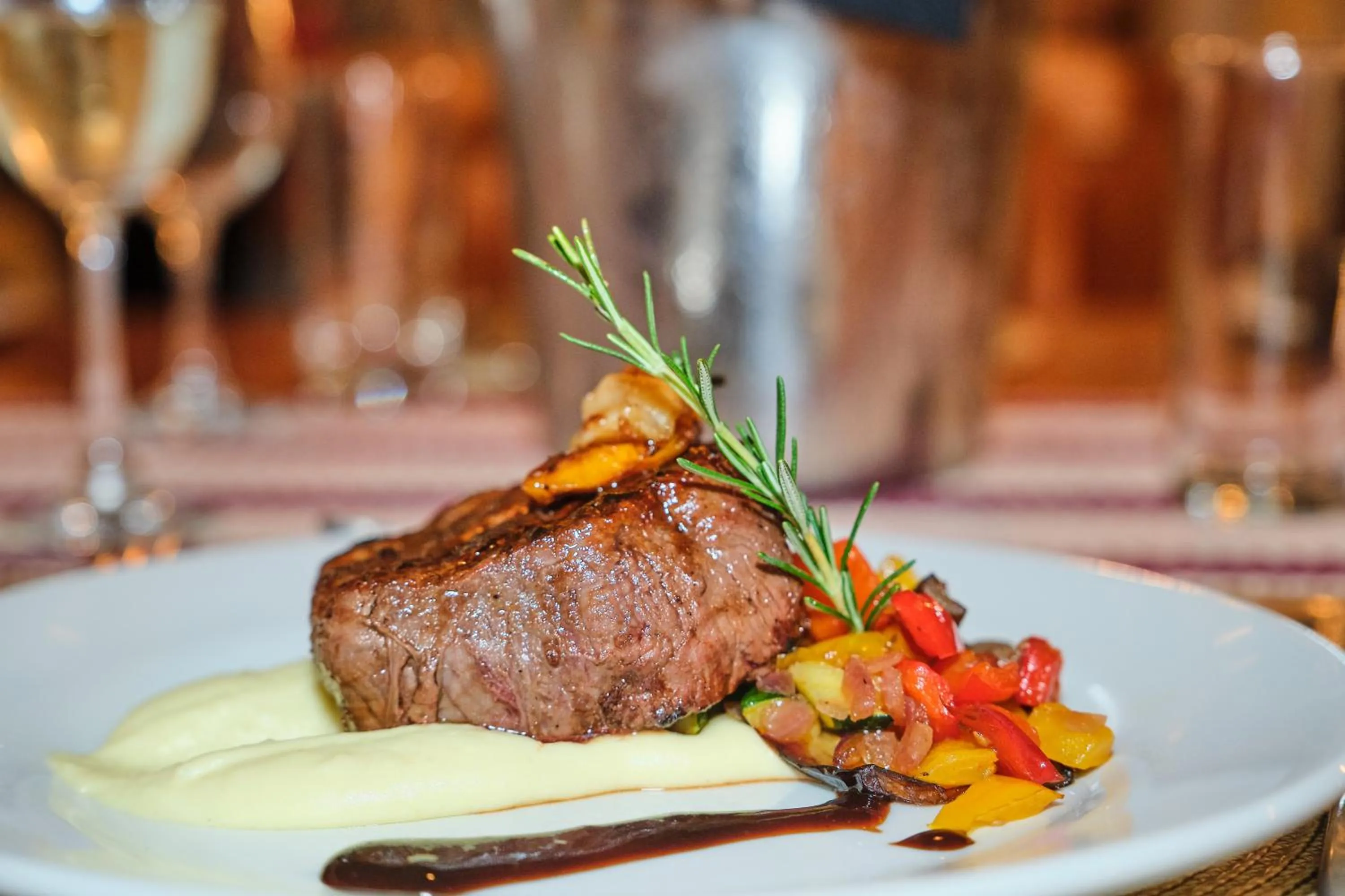 Restaurant/places to eat in Chrislin African Lodge