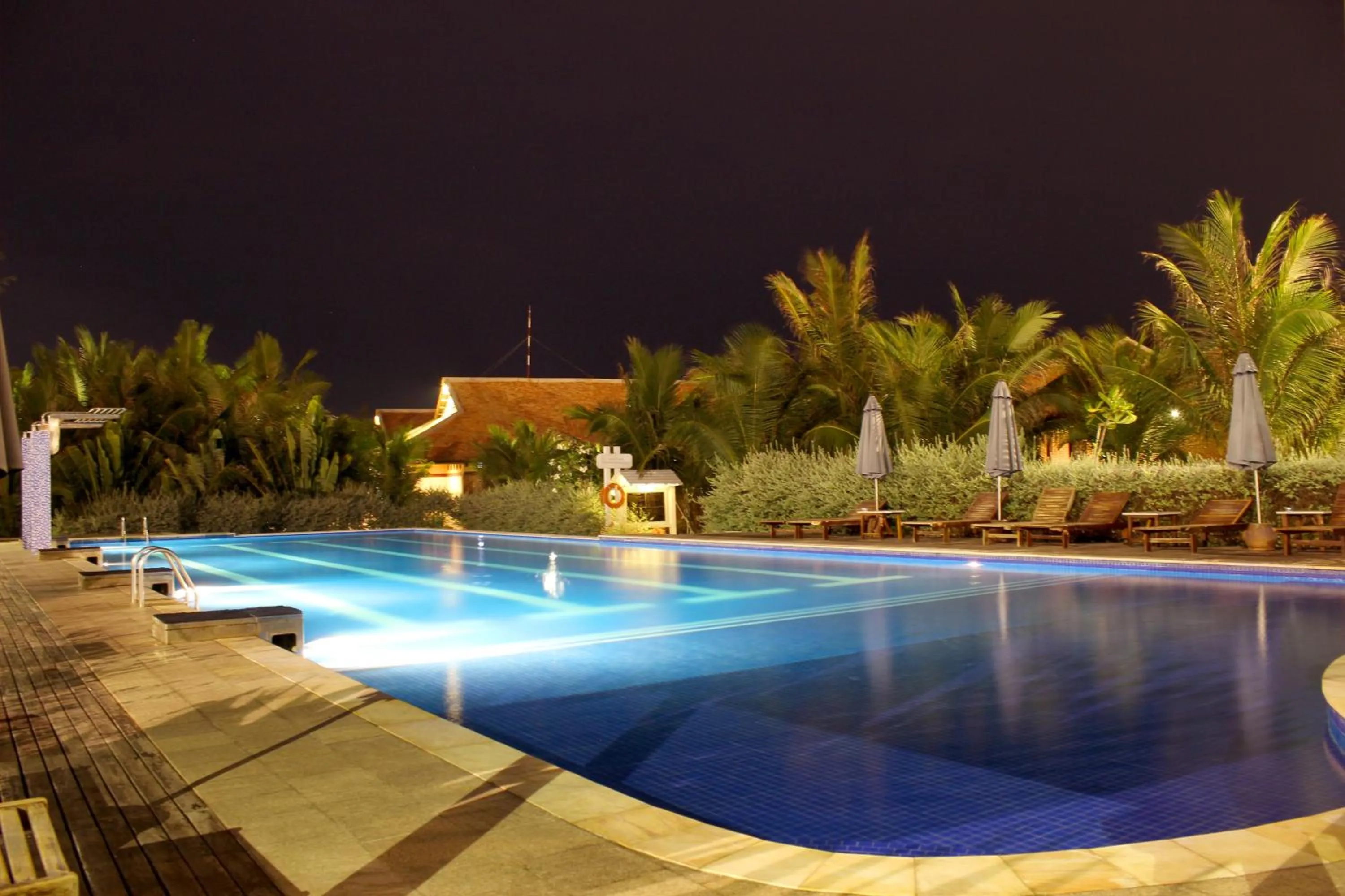 Swimming pool in Blue Shell Resort