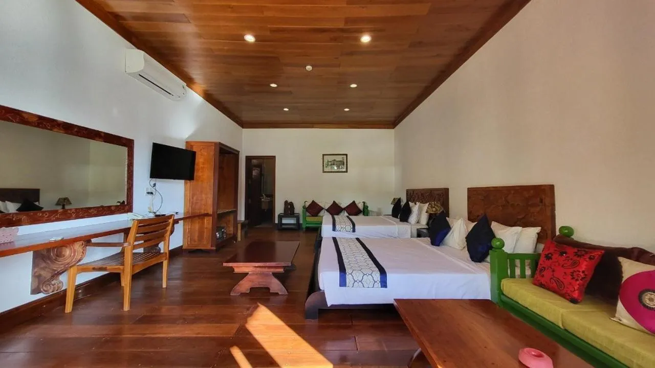 Photo of the whole room, Bed in Blue Shell Resort