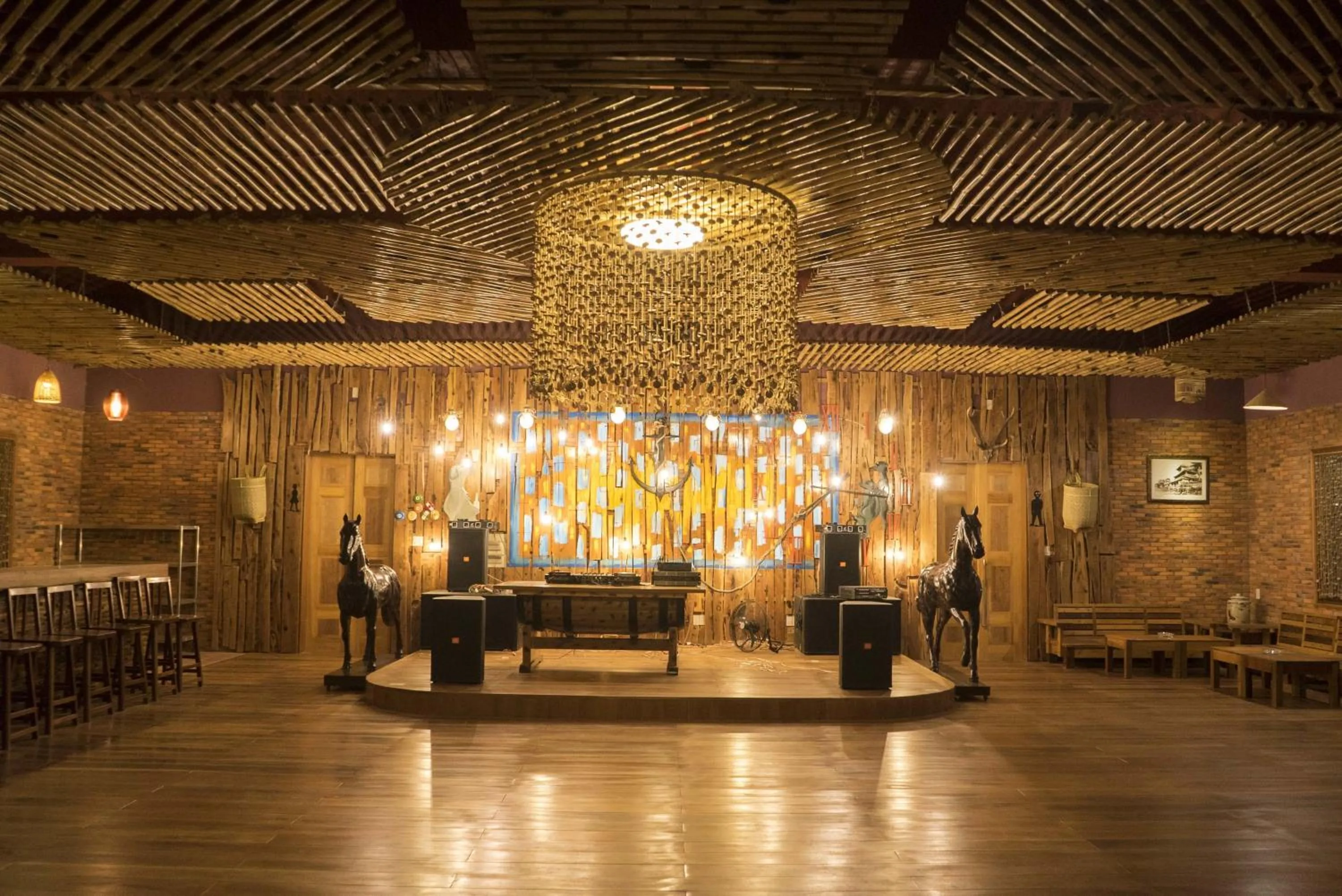 Nightclub / DJ in Blue Shell Resort