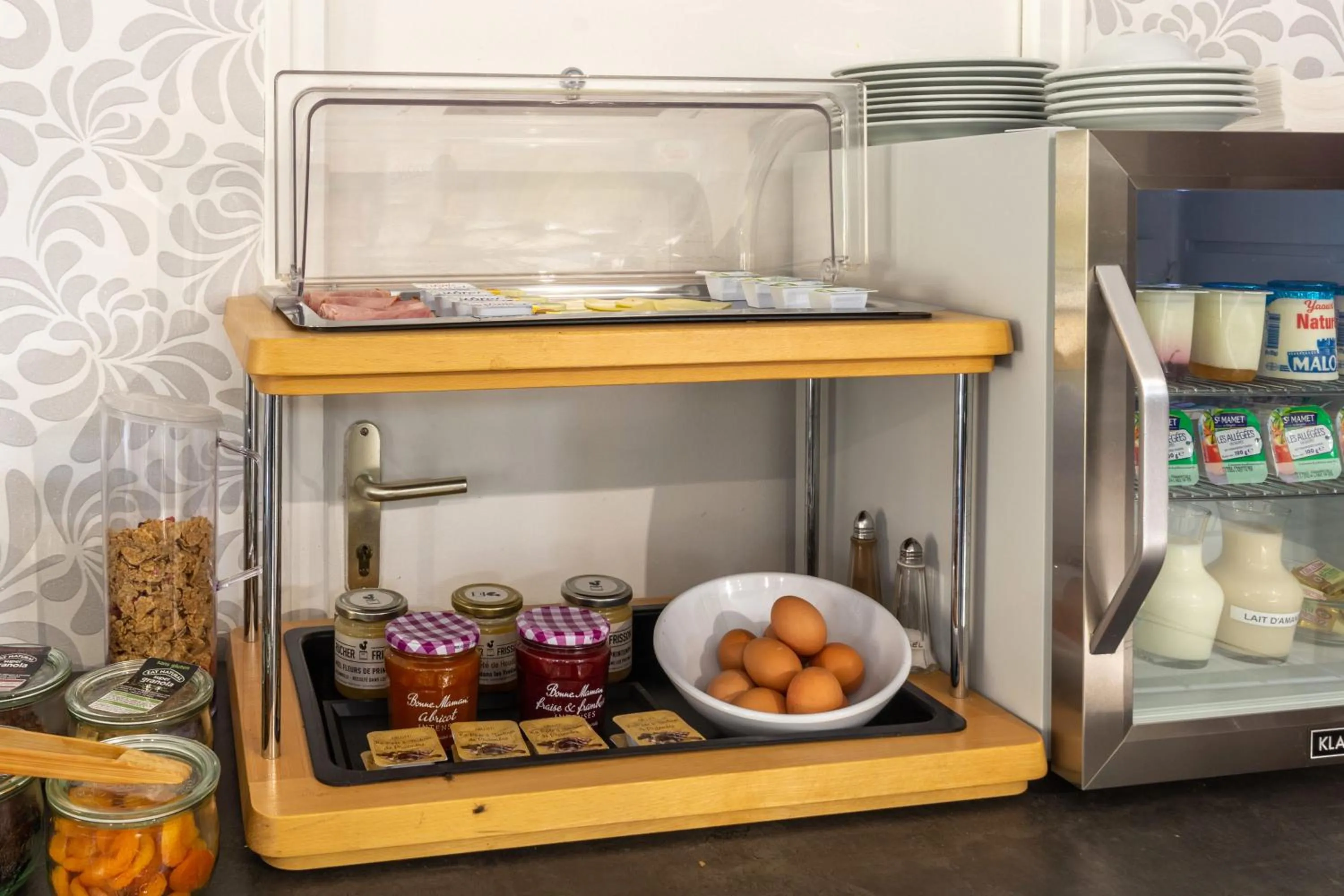 Food and drinks in Hôtel HAPY