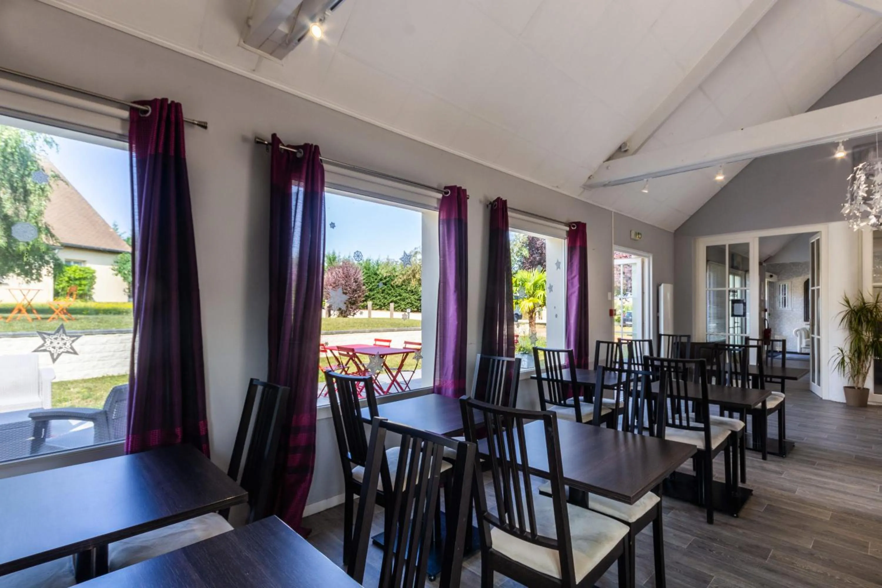 Property building in Hôtel HAPY