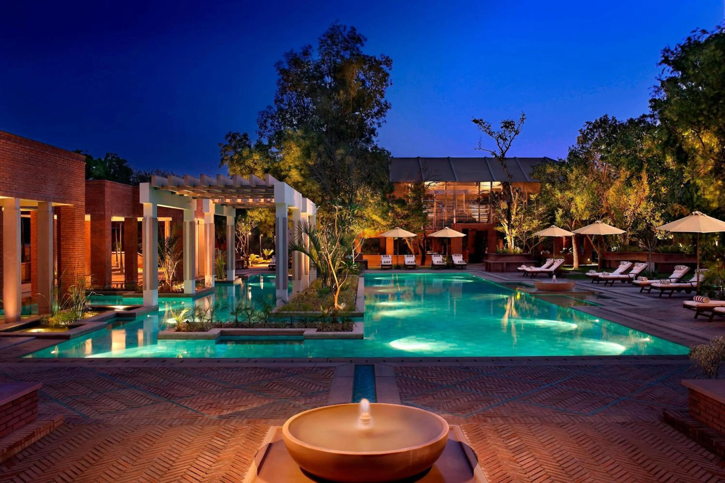 Swimming pool in ITC Mughal, A Luxury Collection Resort & Spa, Agra