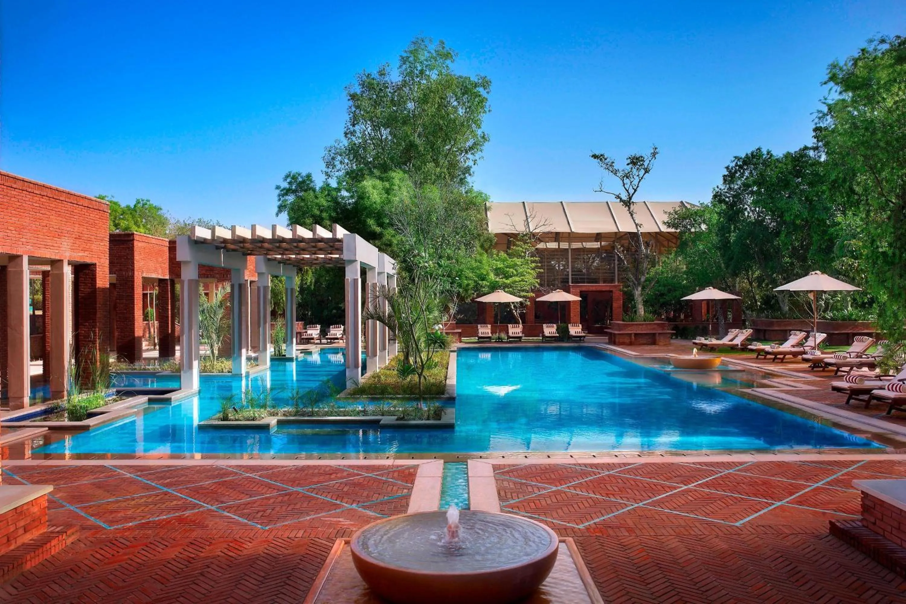 Swimming pool in ITC Mughal, A Luxury Collection Resort & Spa, Agra