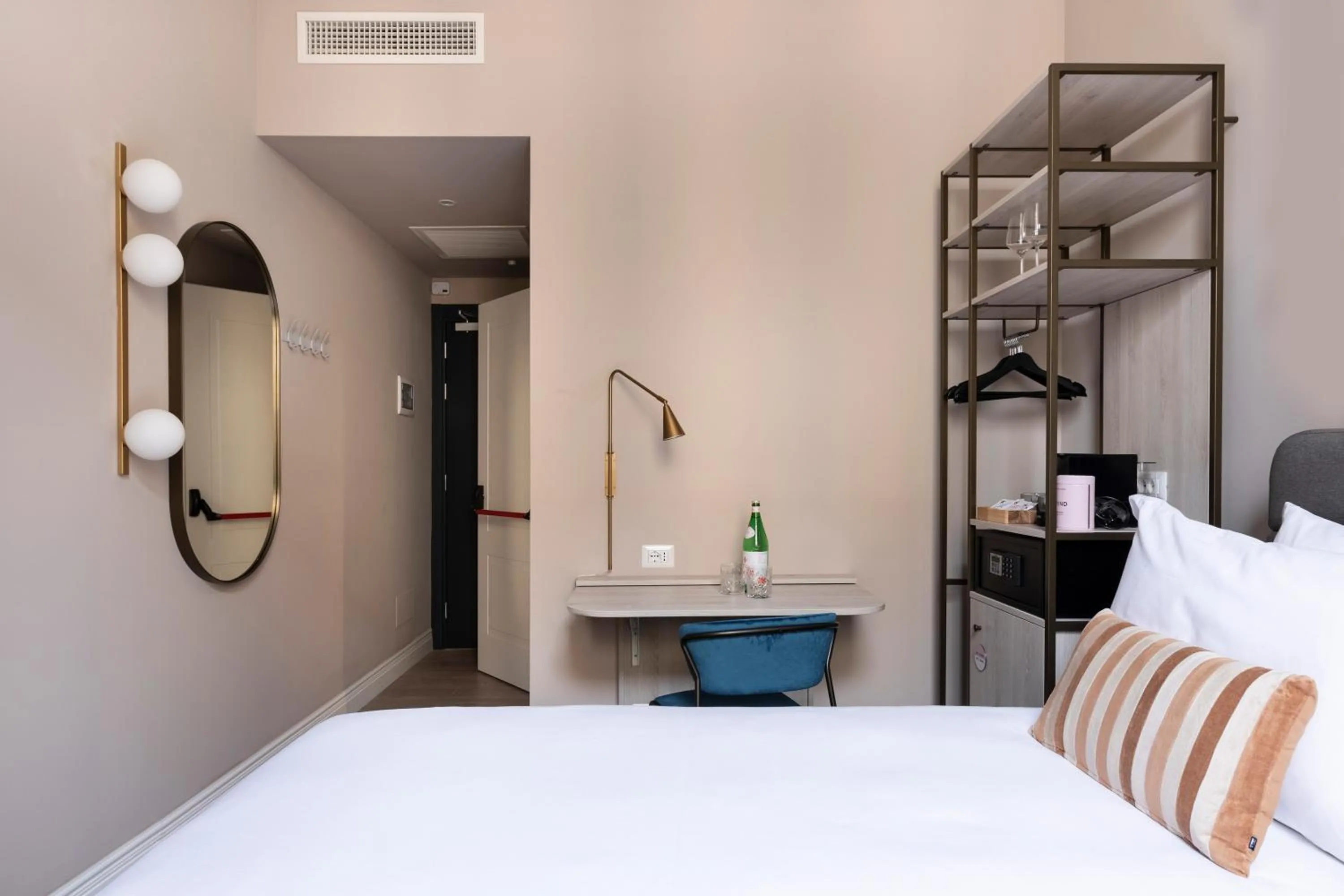 Bedroom, Bed in Numa Rome Linea