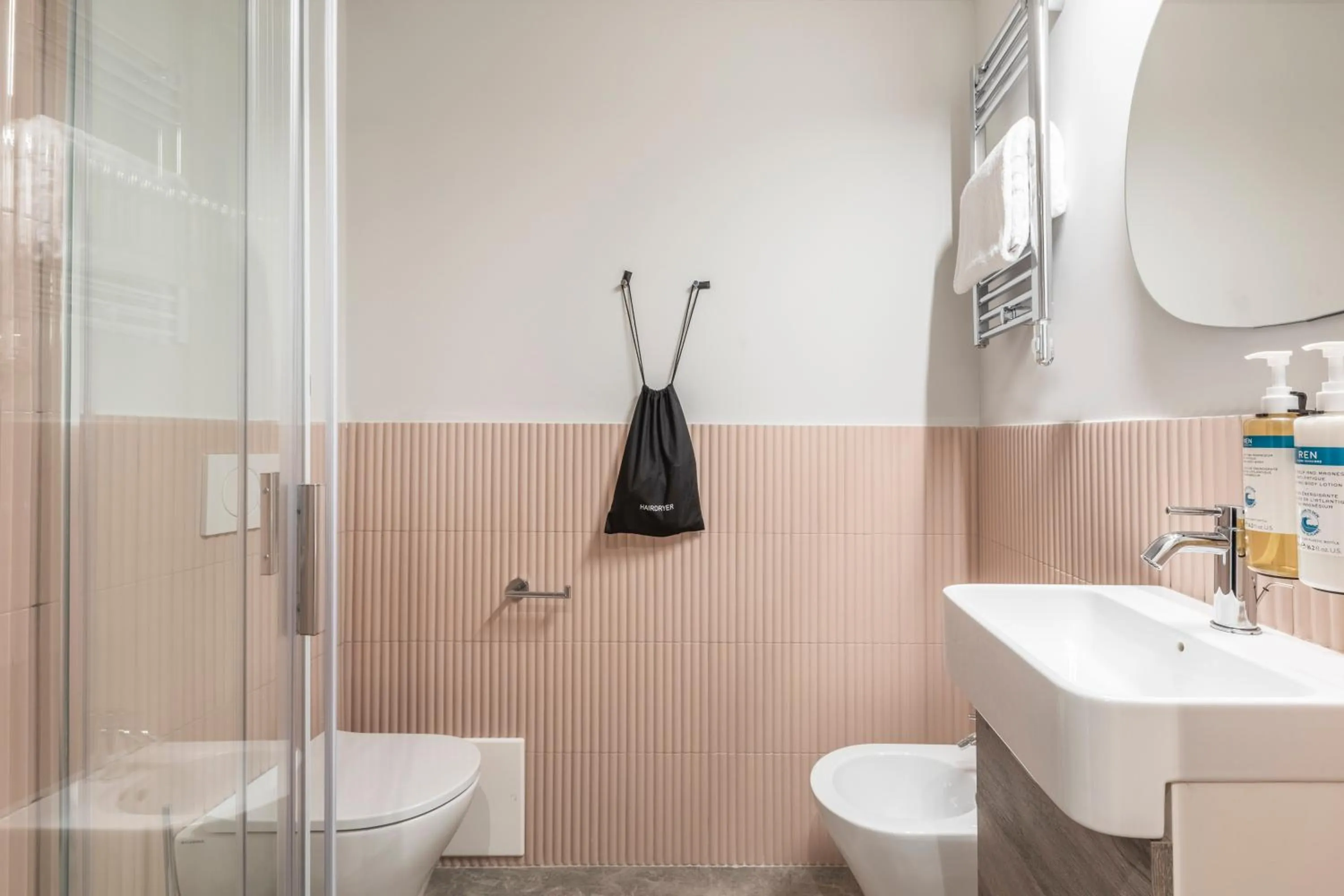 Shower in Numa Rome Linea