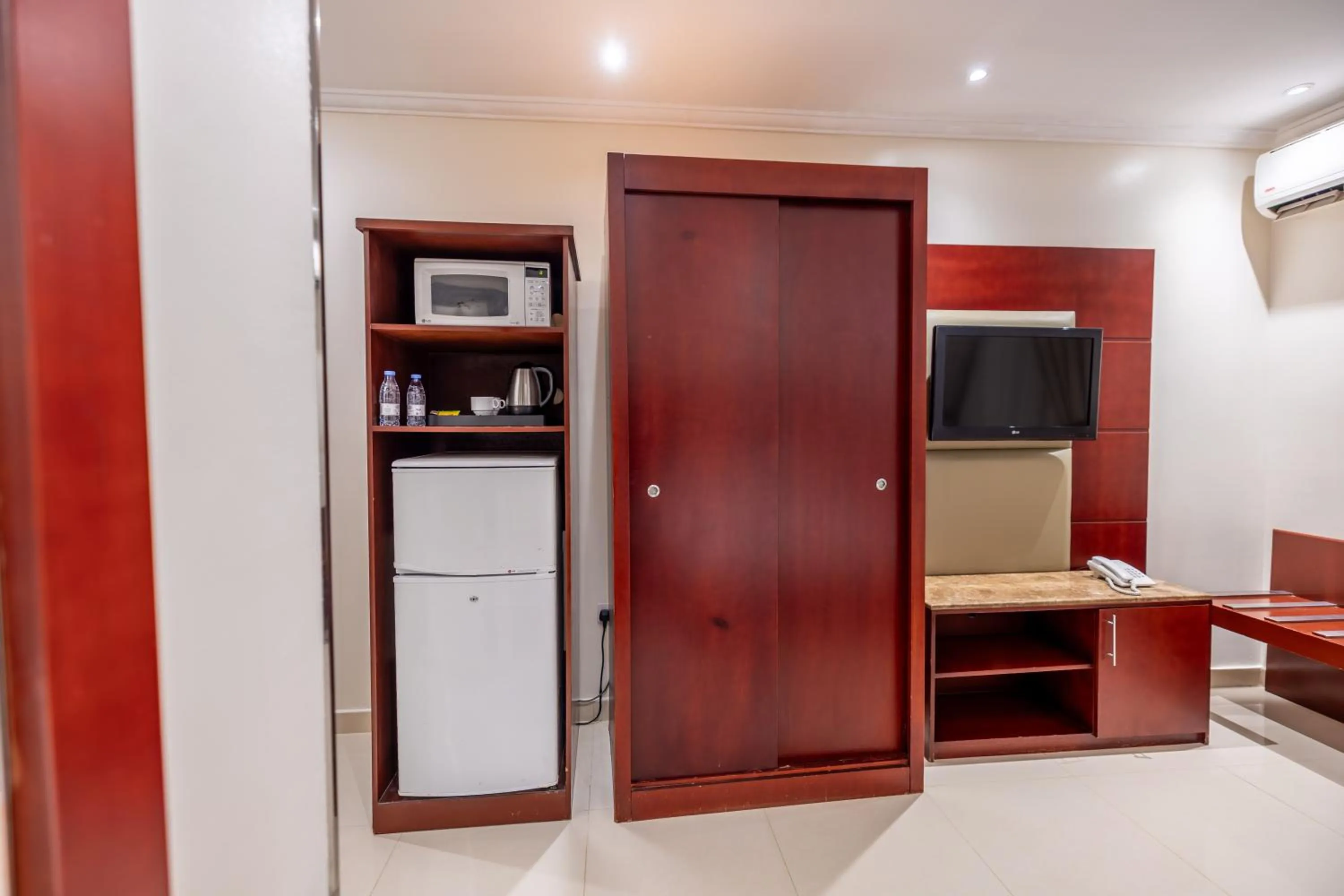 Al Muhaidb Residence Al Takhasossi 3