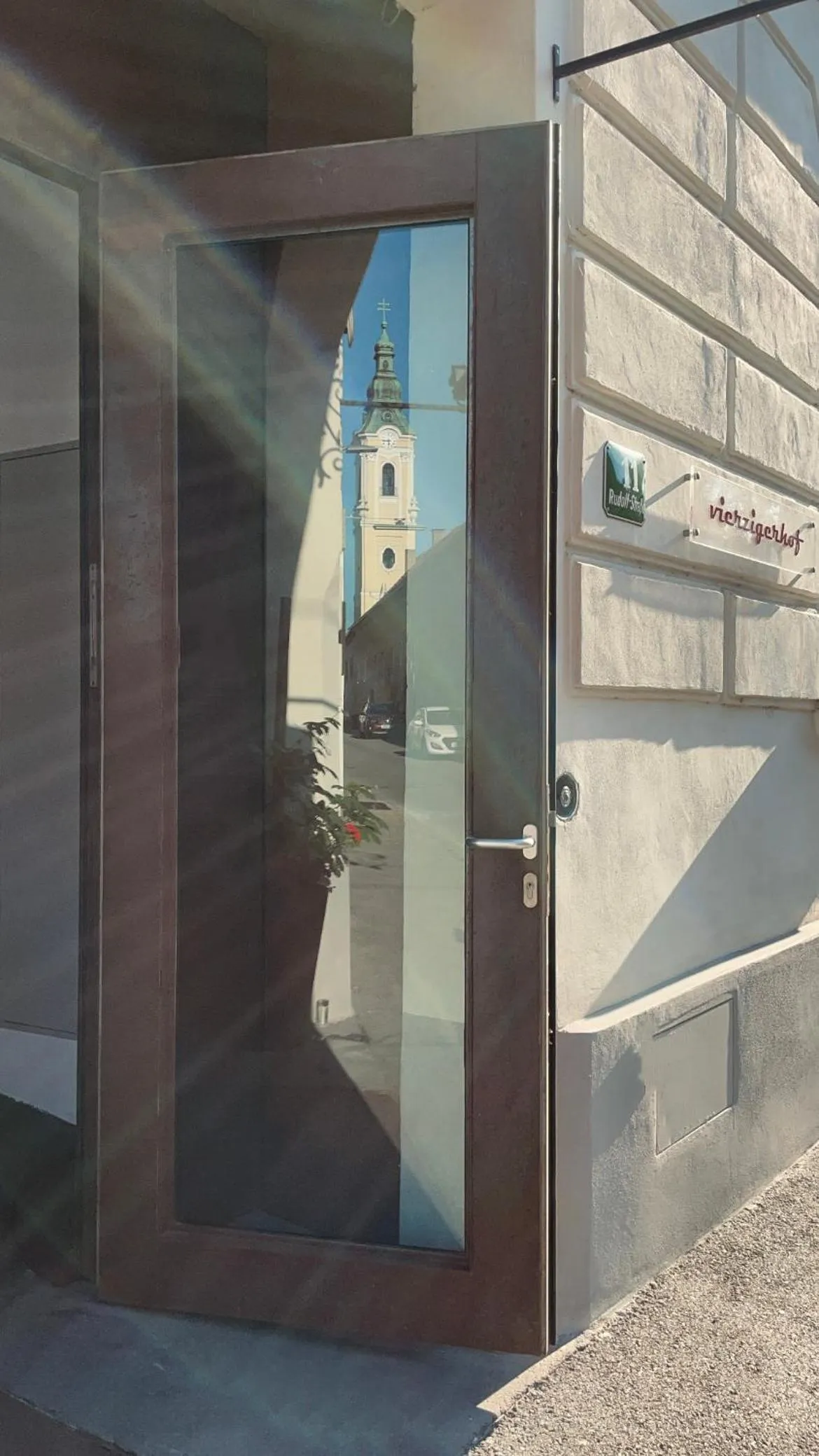 Property building in Vierzigerhof