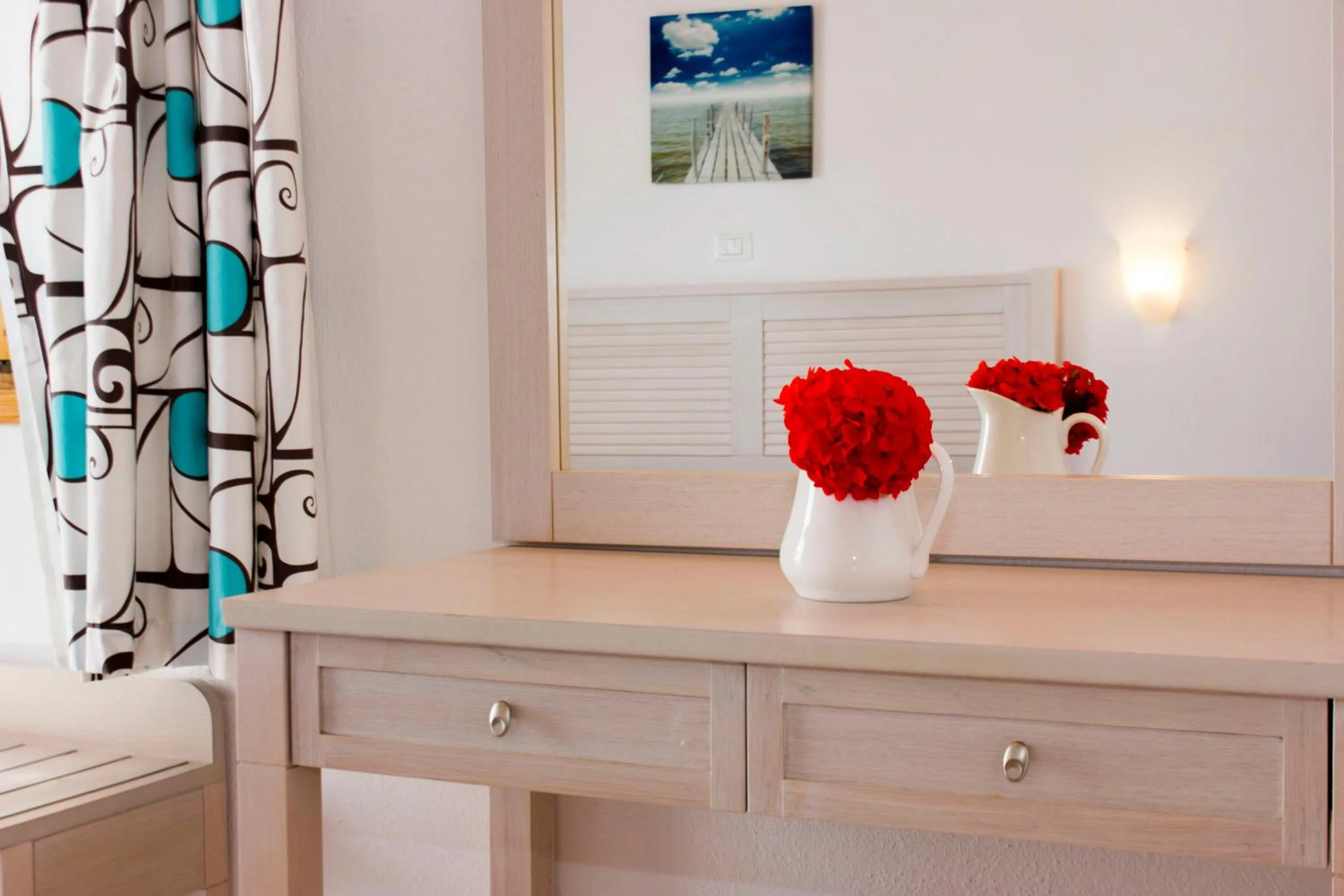 Decorative detail in Cyclades Blue