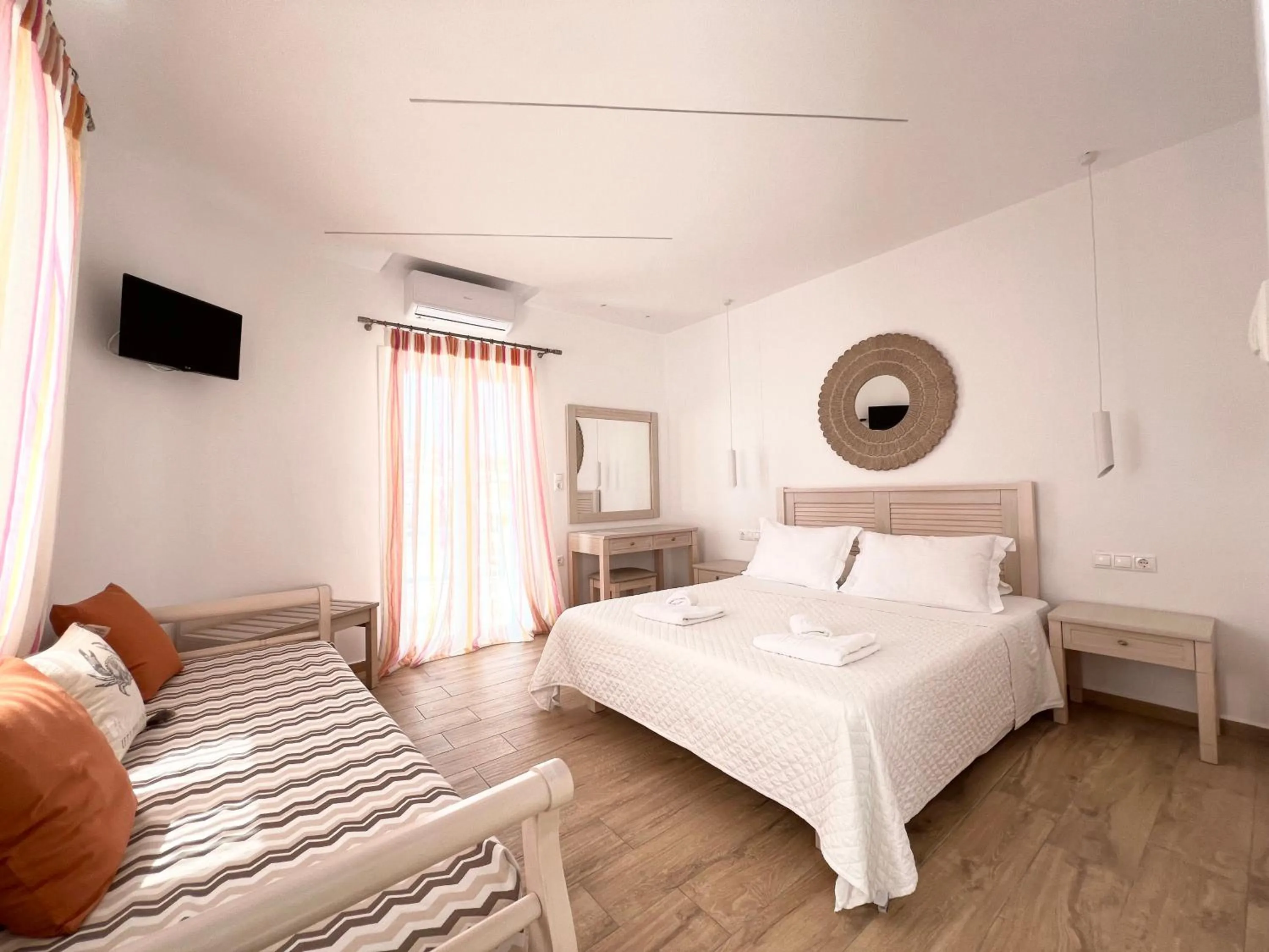 Bedroom, Bed in Cyclades Blue