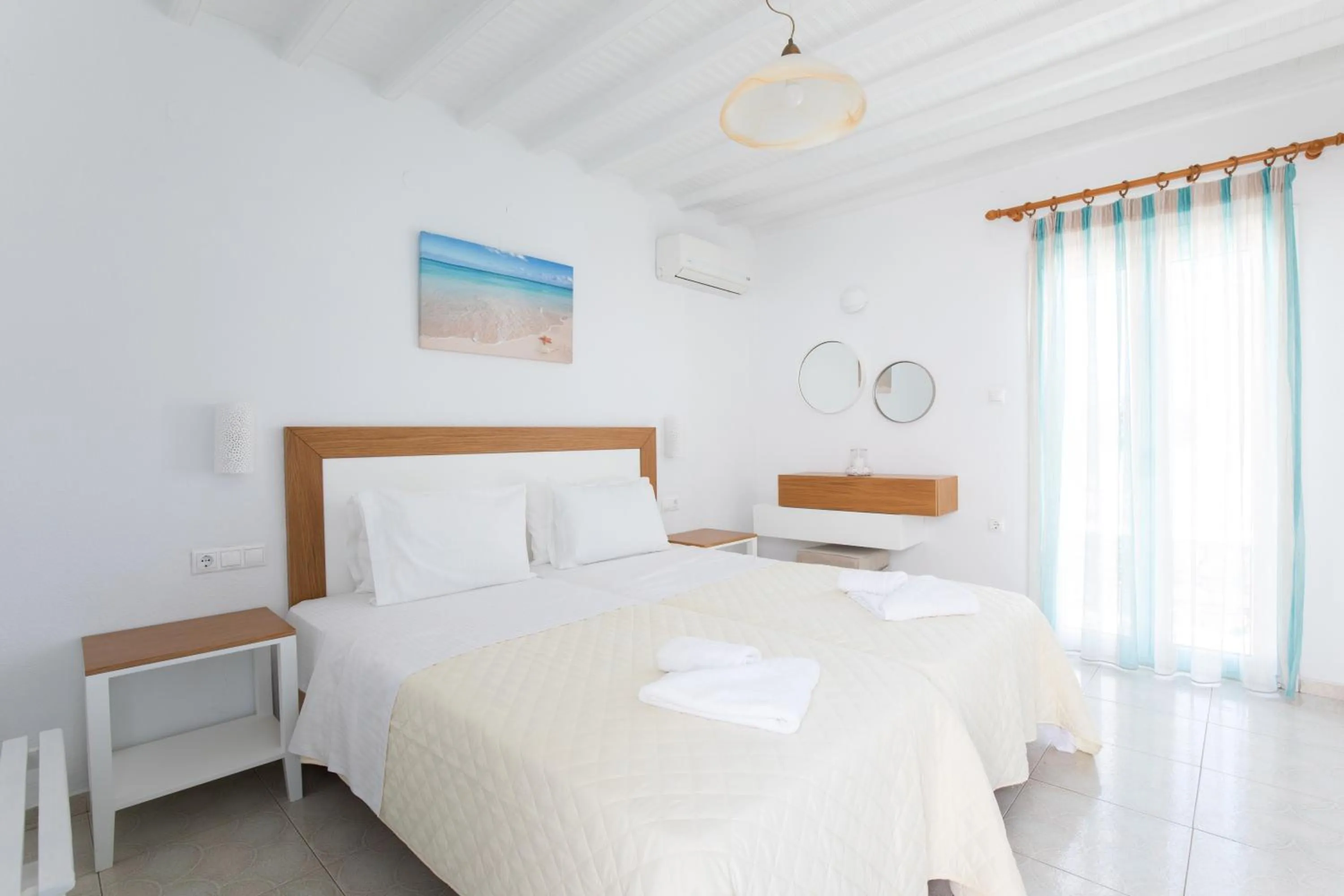 Bedroom, Bed in Cyclades Blue
