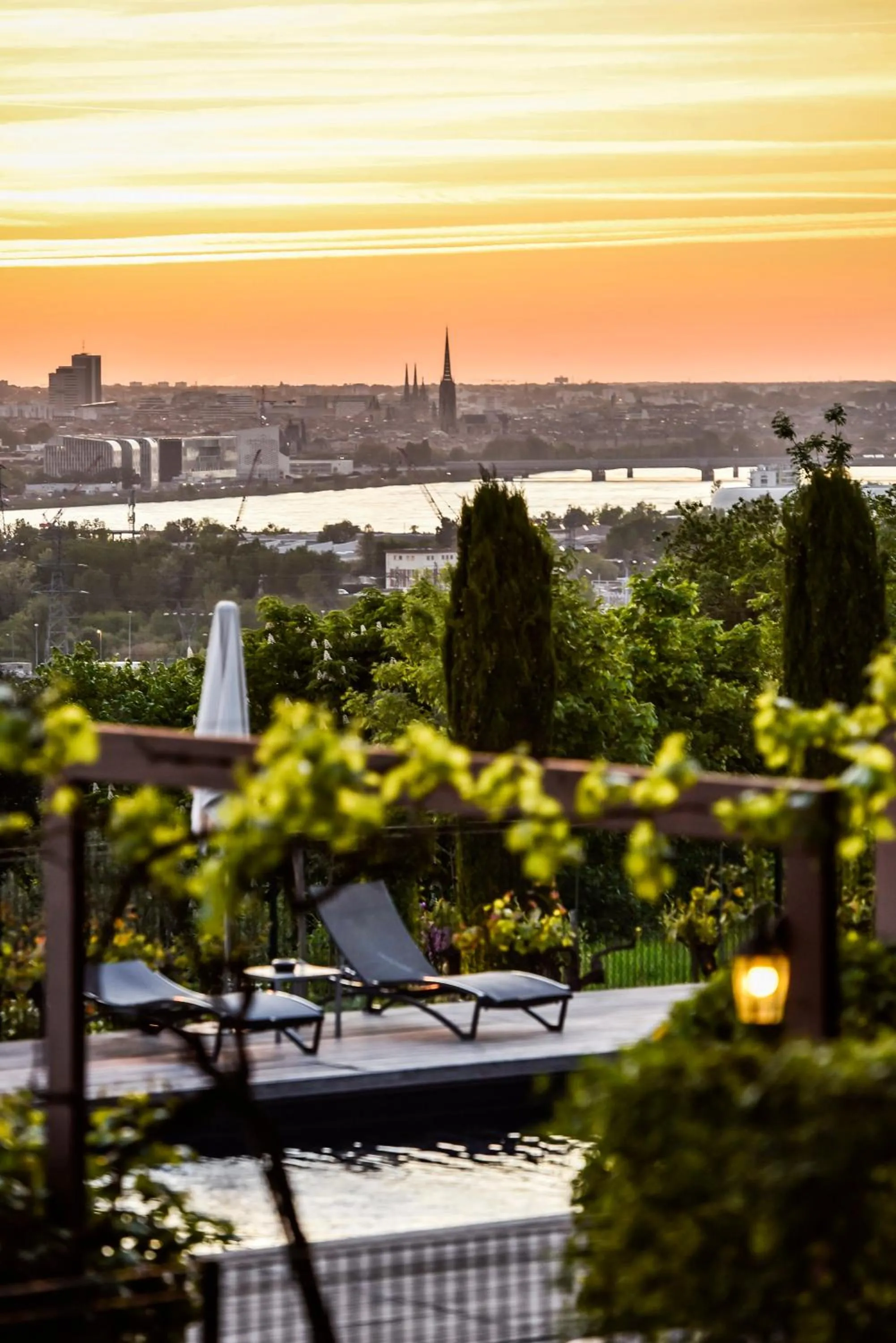City view in Hôtel Le Saint-James