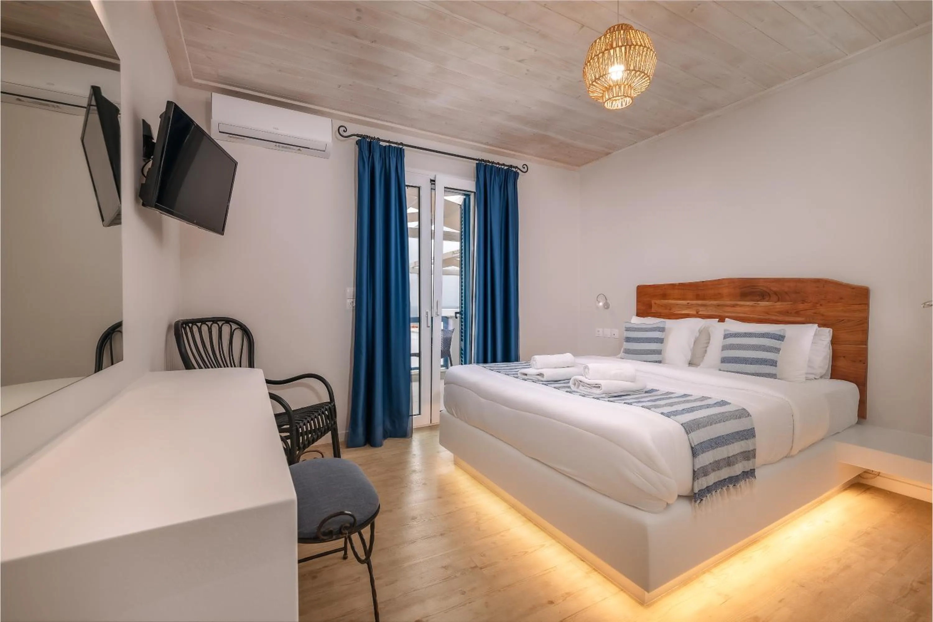 Bedroom, Bed in Blue Bay Resort Village