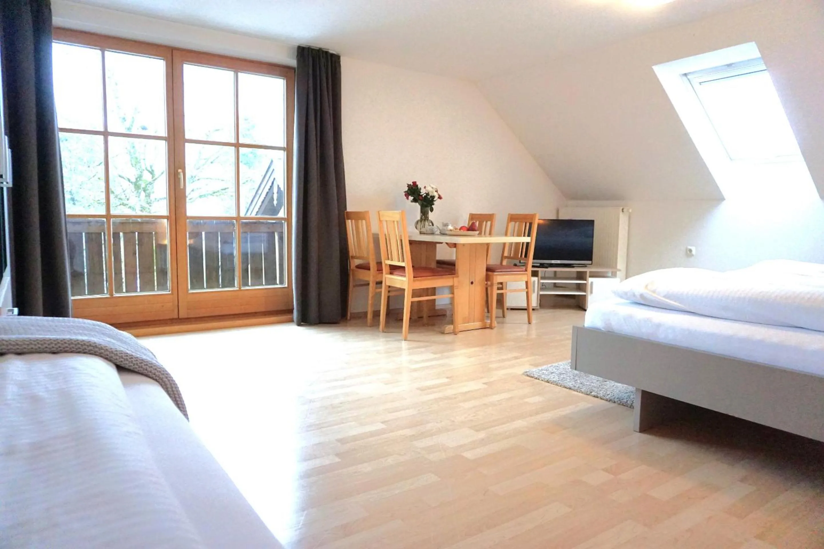 Bedroom, Bed in Landhotel und Gasthof Kirchberger