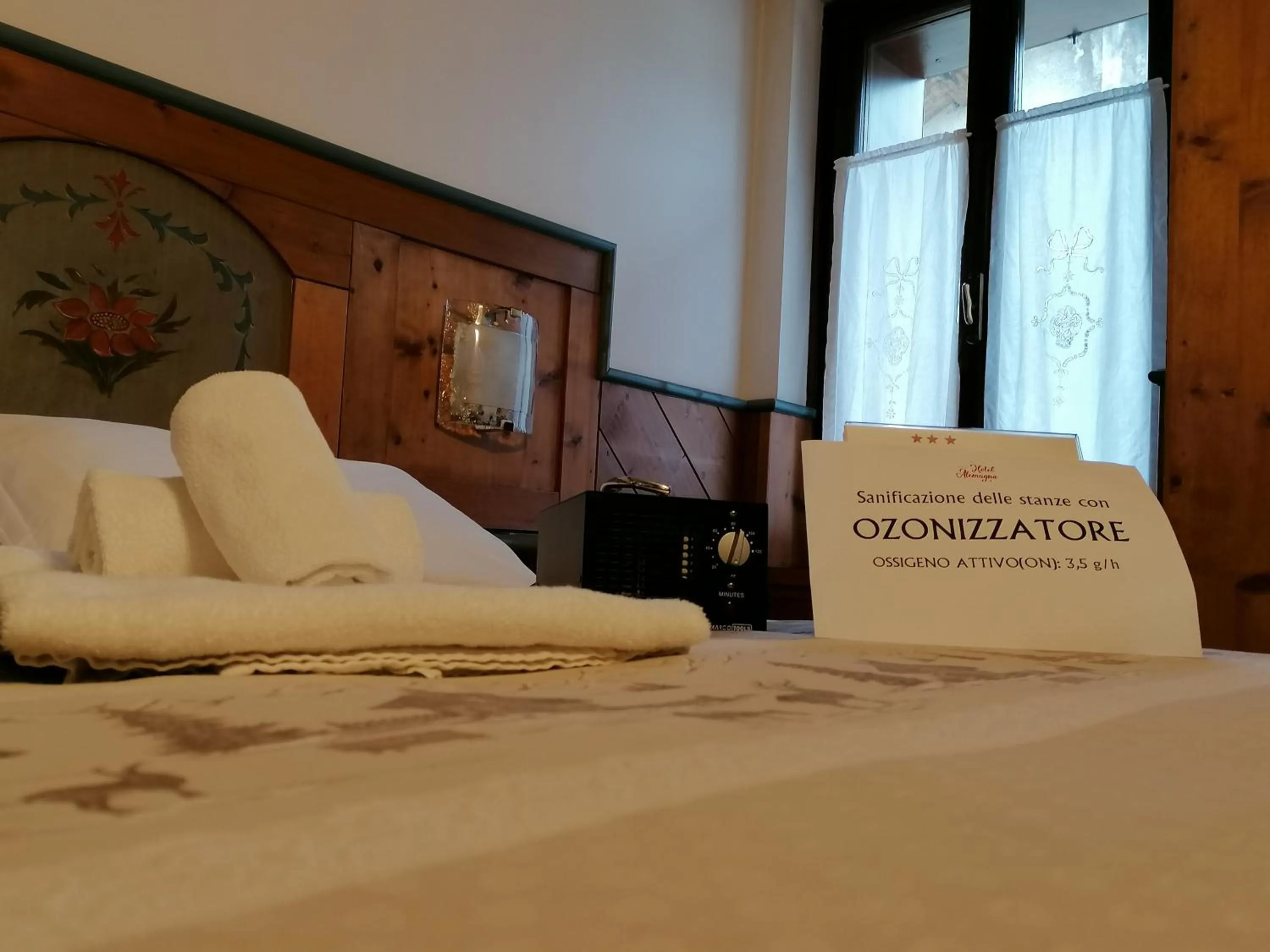 Bed in Hotel Alemagna