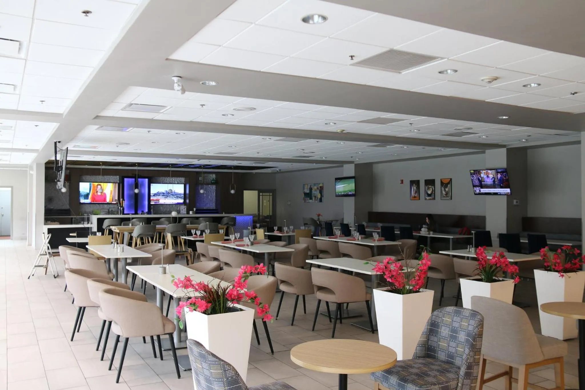 Restaurant/places to eat in Holiday Inn - Piscataway - Somerset by IHG