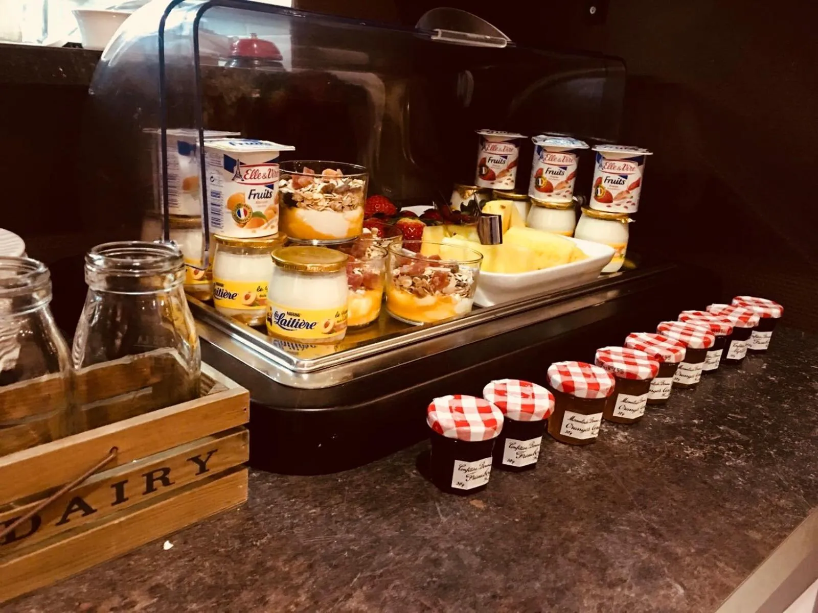 Continental breakfast in Le Domaine du Golf Country Club de Bigorre