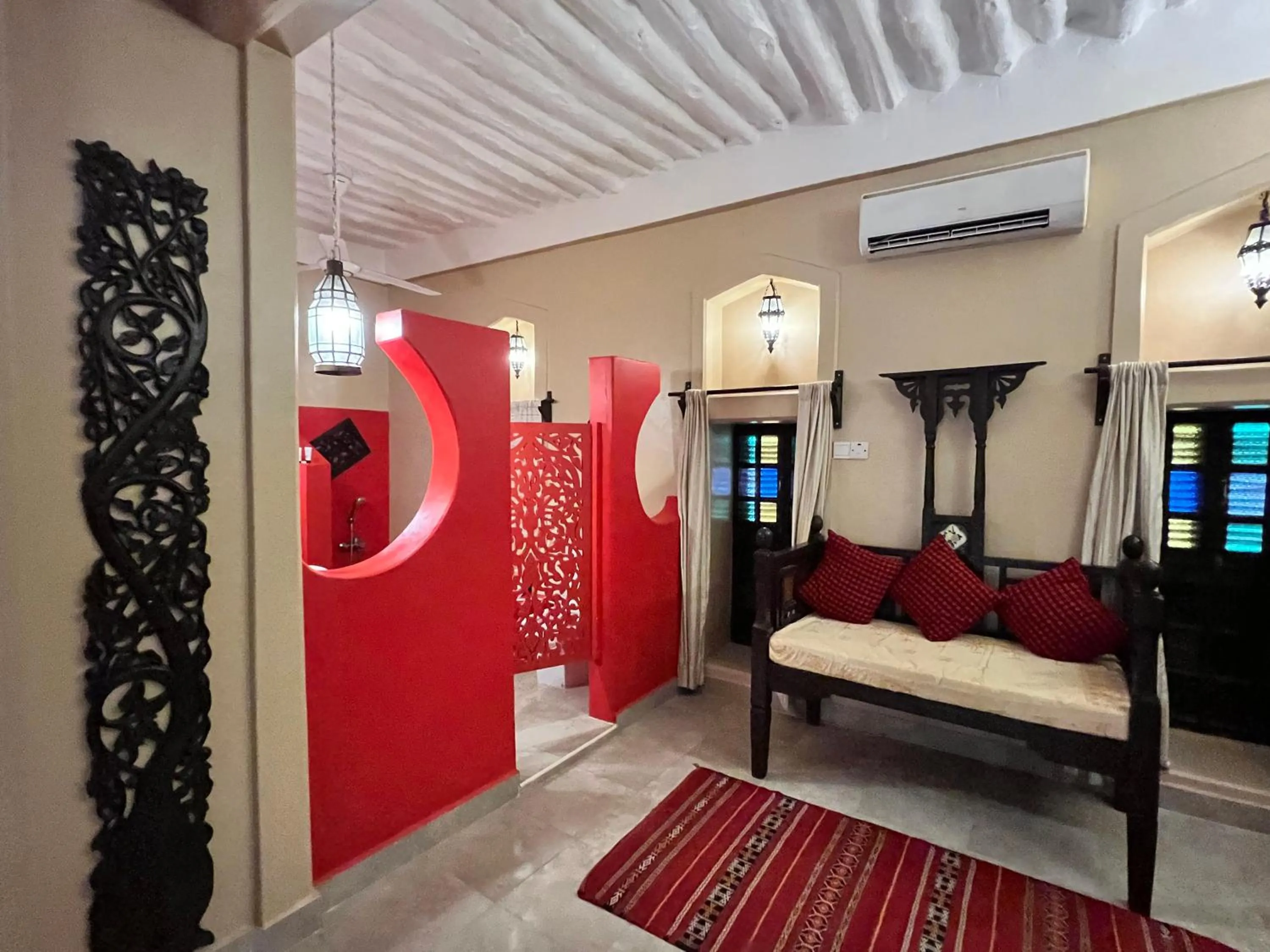 Bathroom, Bed in Jafferji House