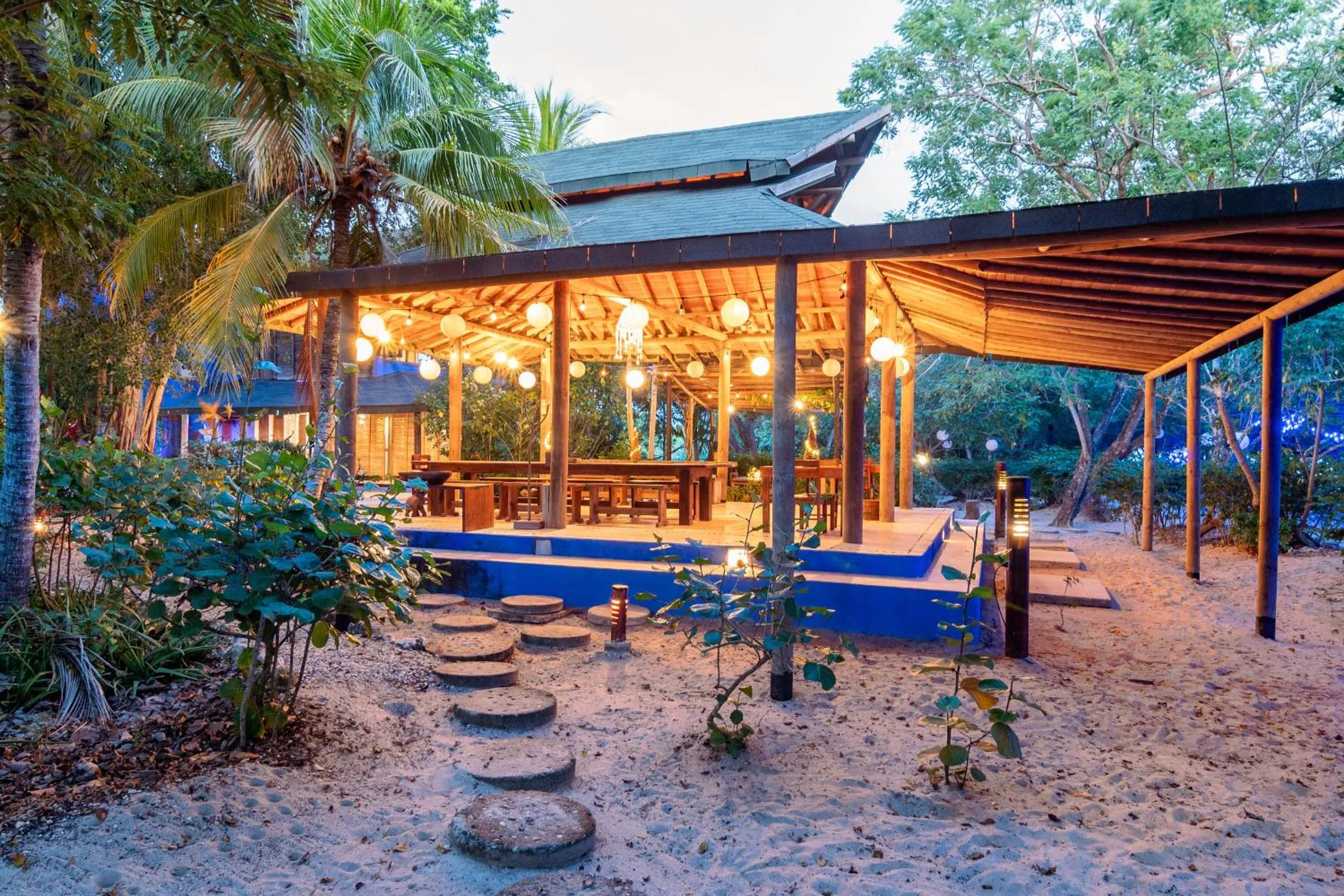 Dining area in Hotel Playa Manglares Isla Baru