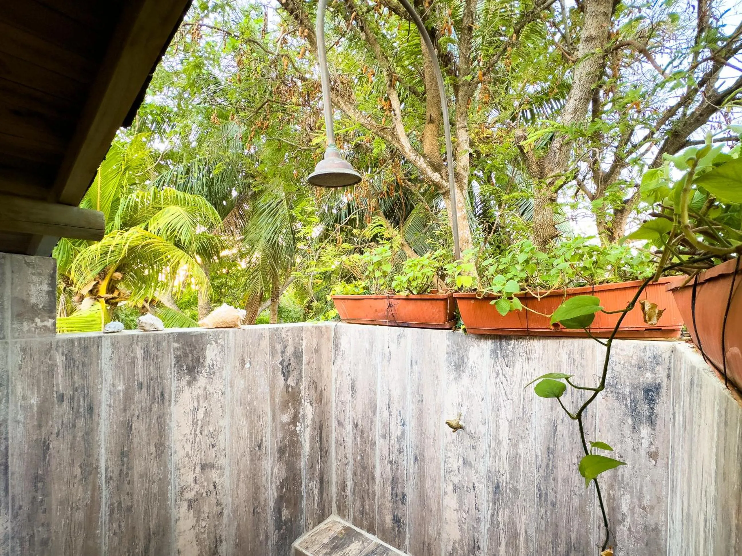 Shower in Hotel Playa Manglares Isla Baru