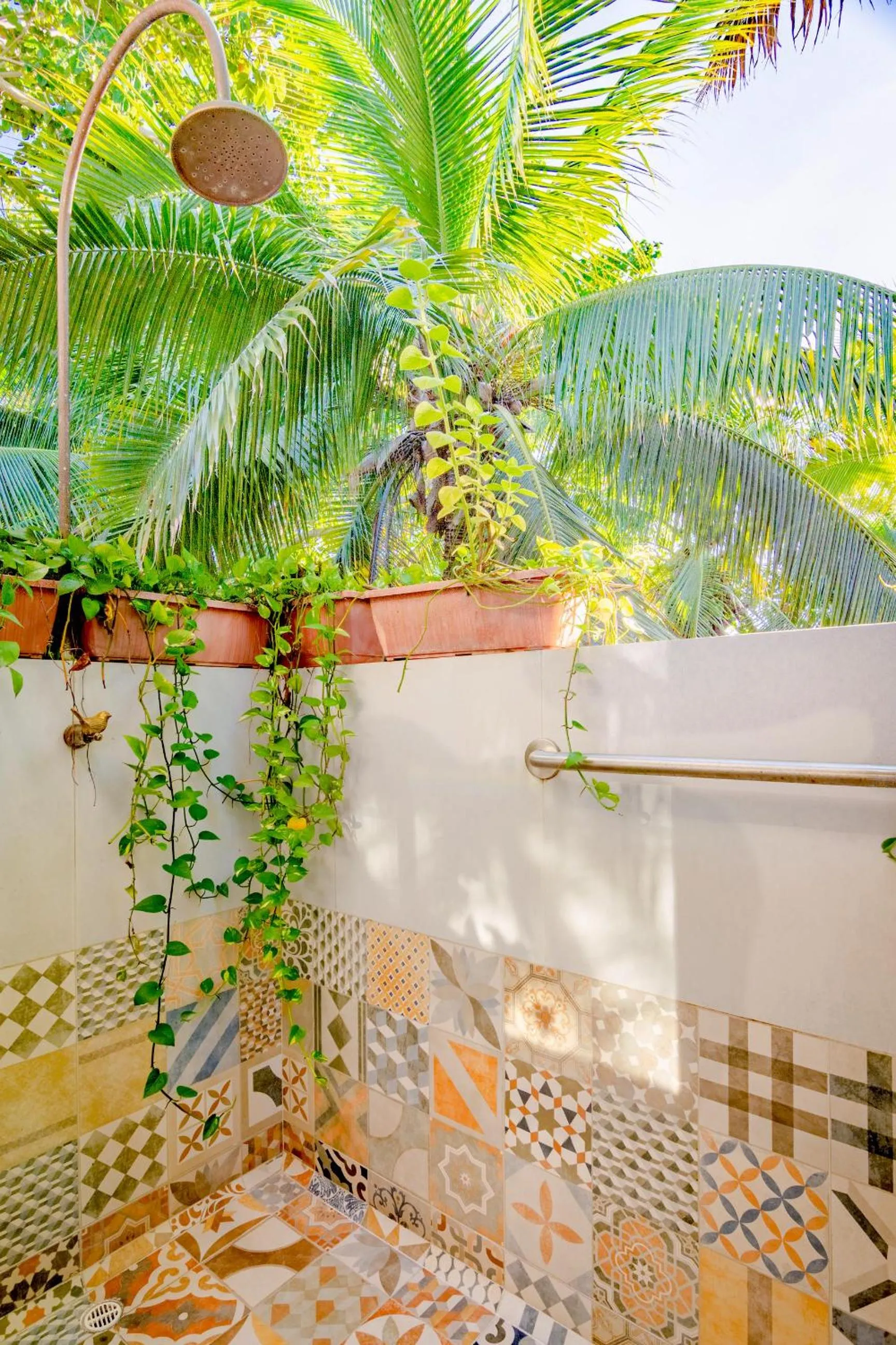 Shower in Hotel Playa Manglares Isla Baru