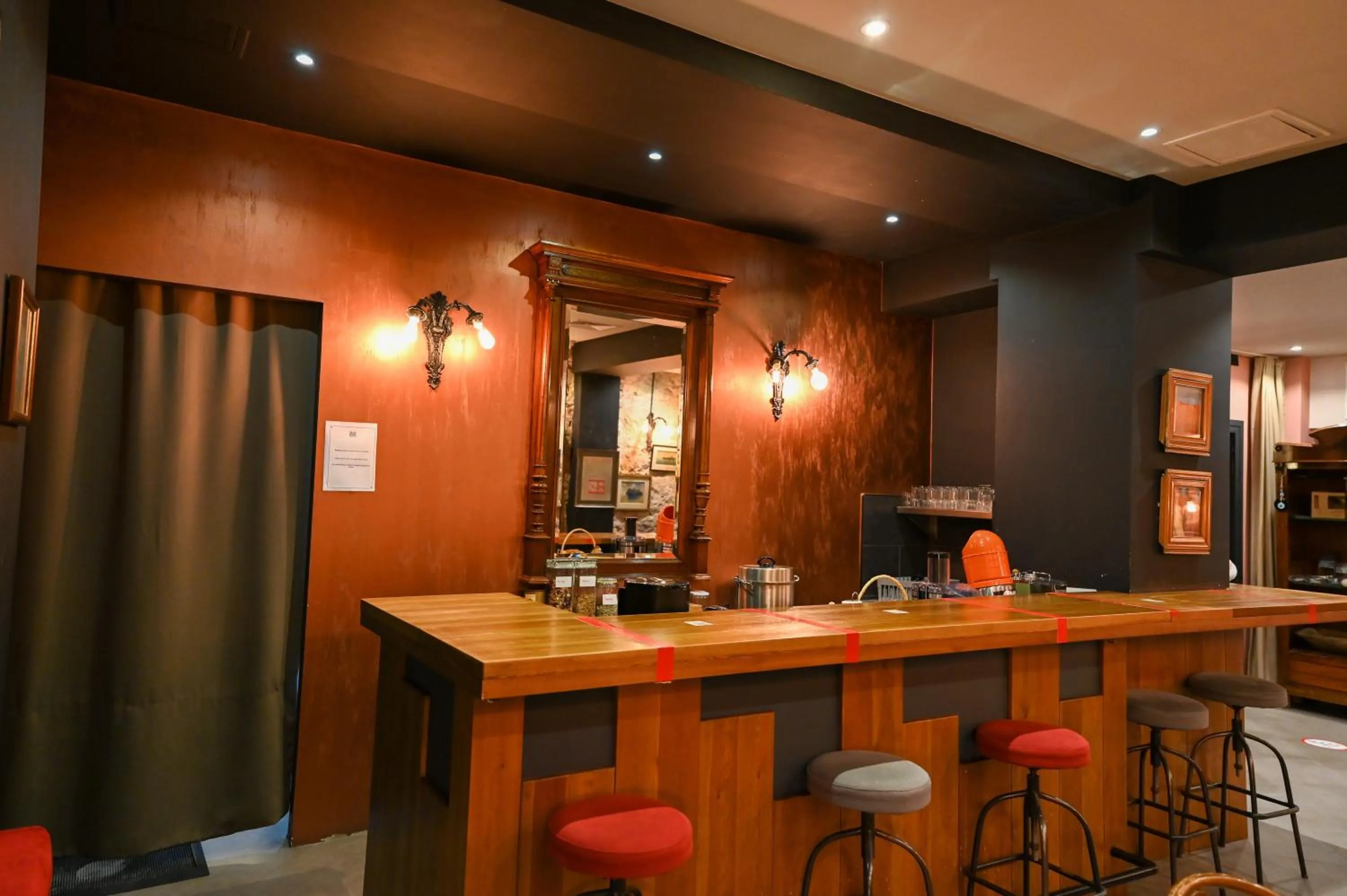 Lounge or bar in No11 Hotel & Apartments