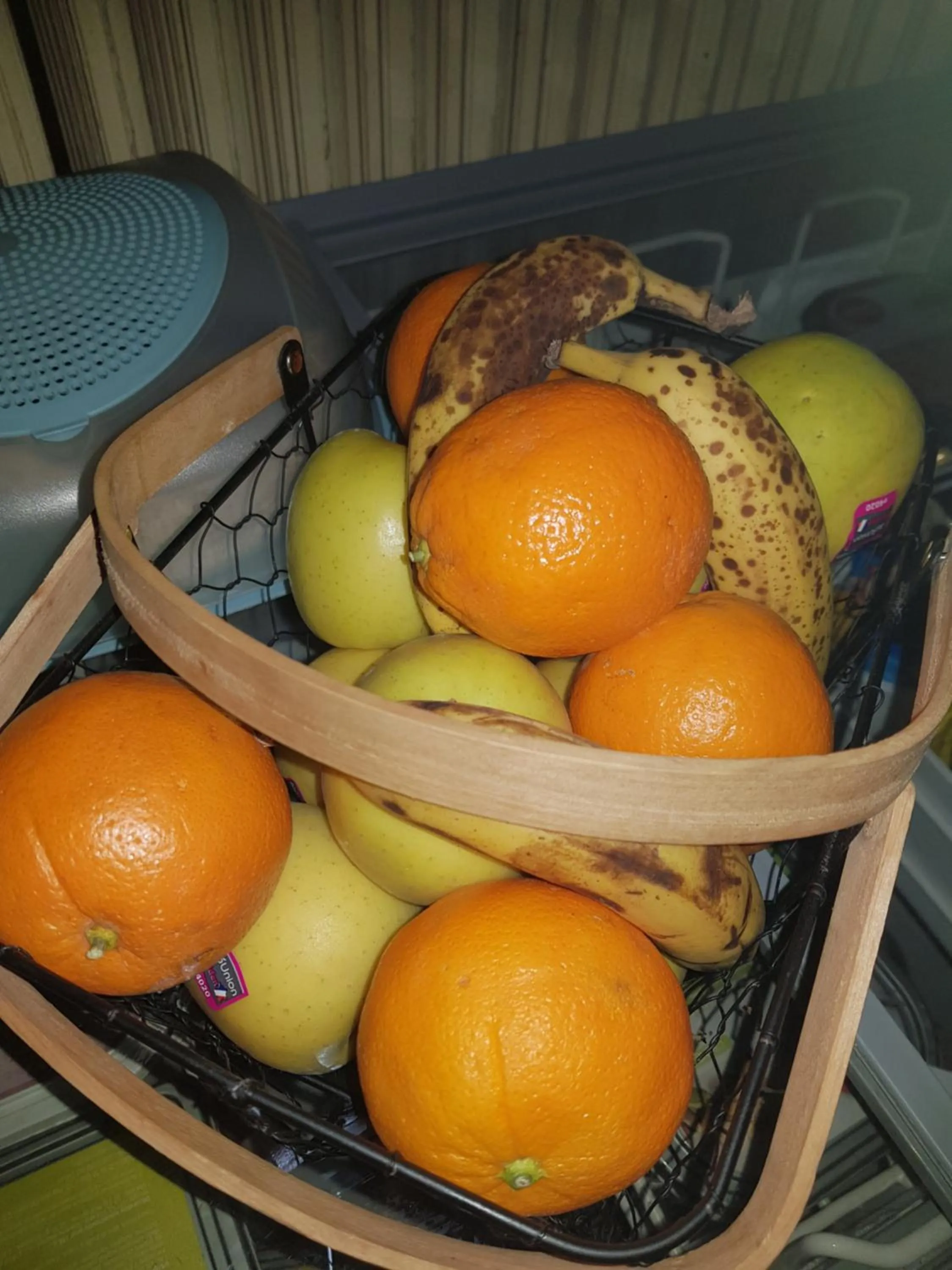 Buffet breakfast in Hotel des voyageurs Chez Betty