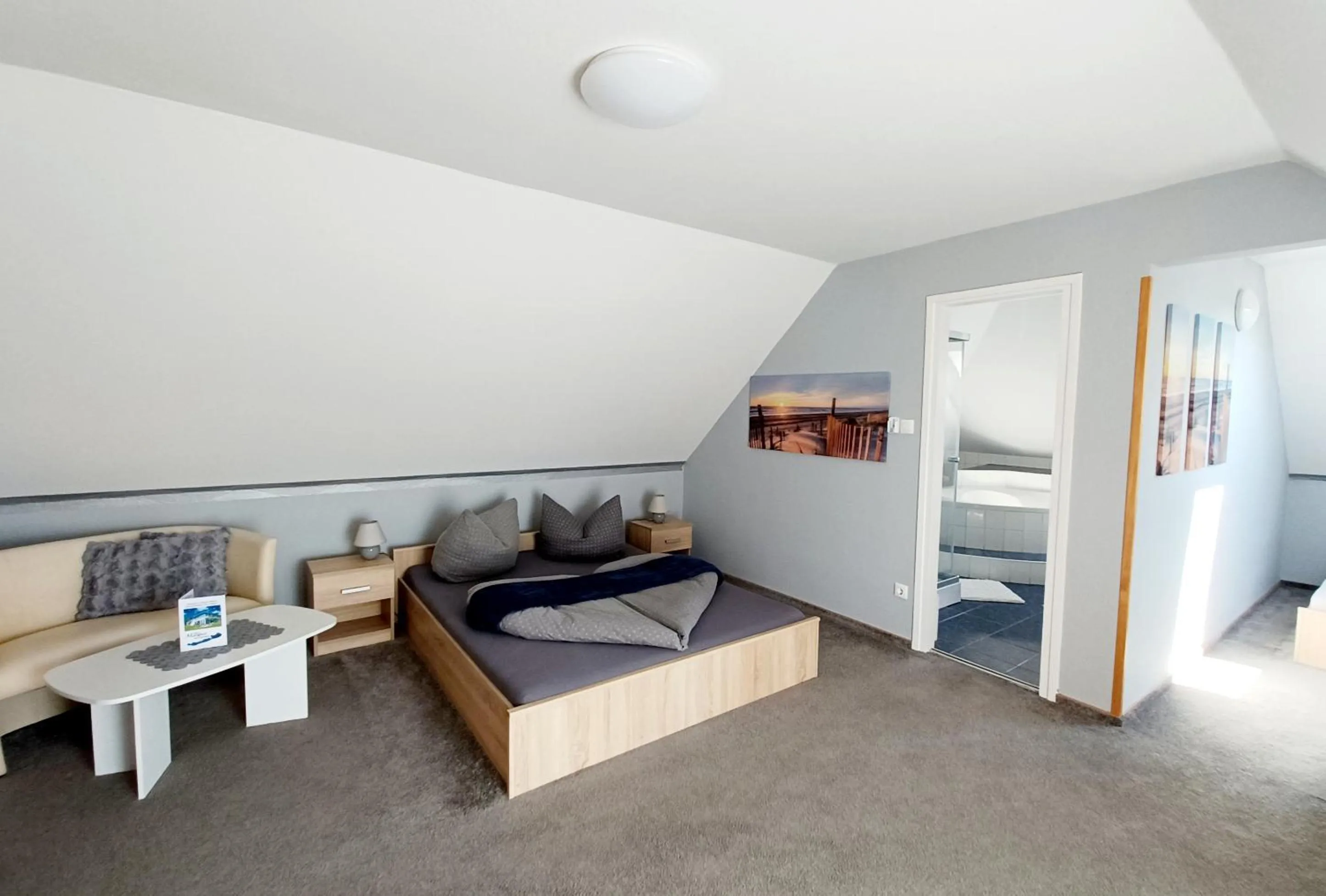 Photo of the whole room in Margret Haus