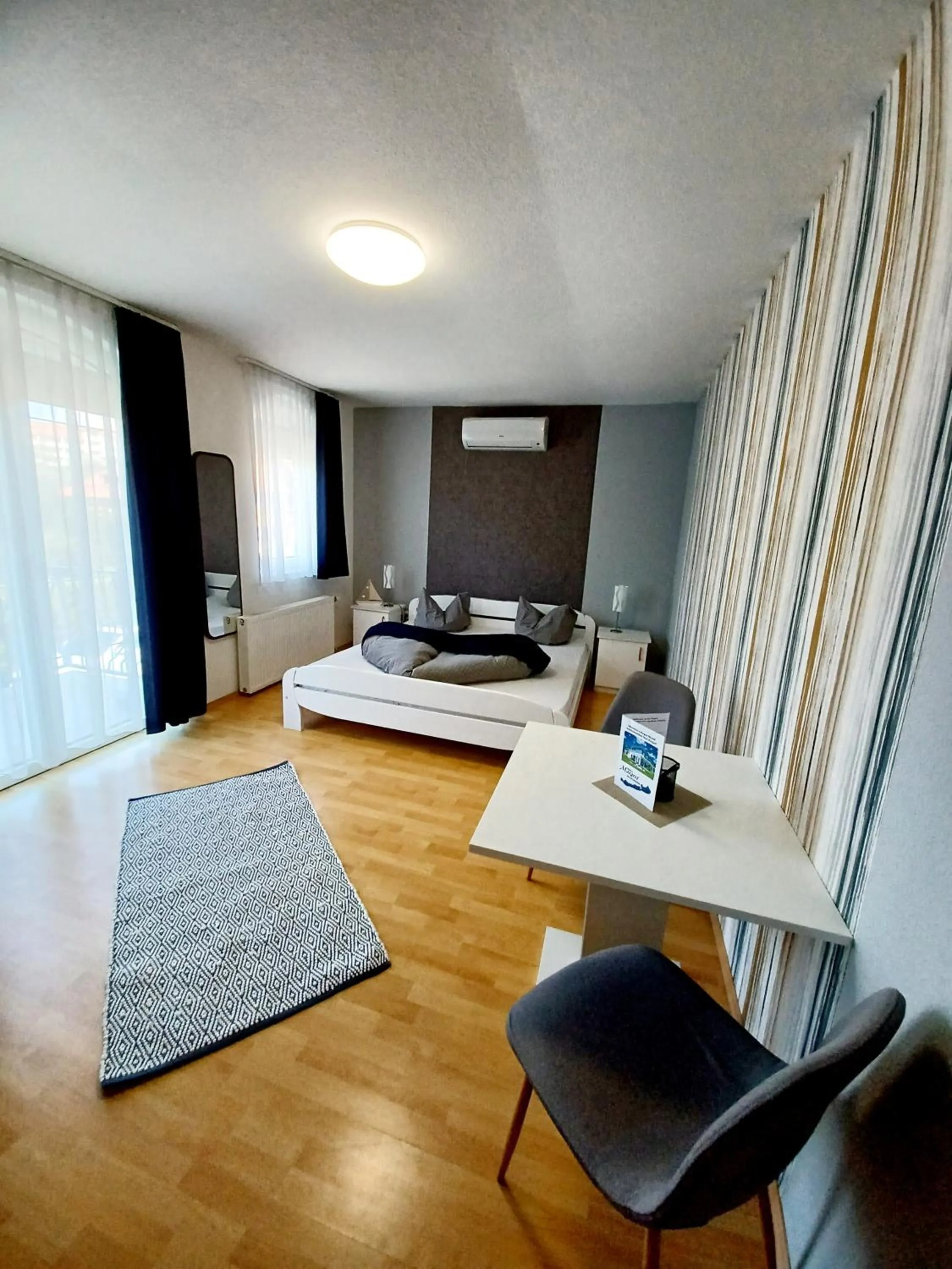 Photo of the whole room in Margret Haus