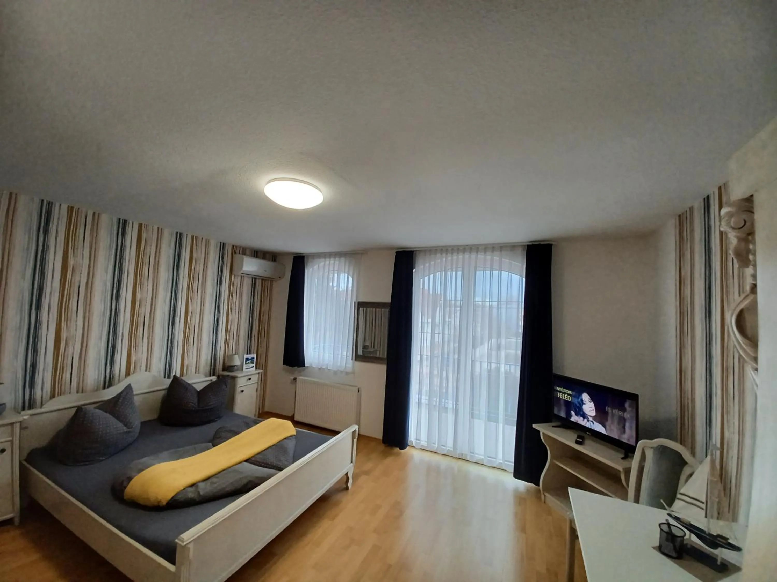 Photo of the whole room in Margret Haus